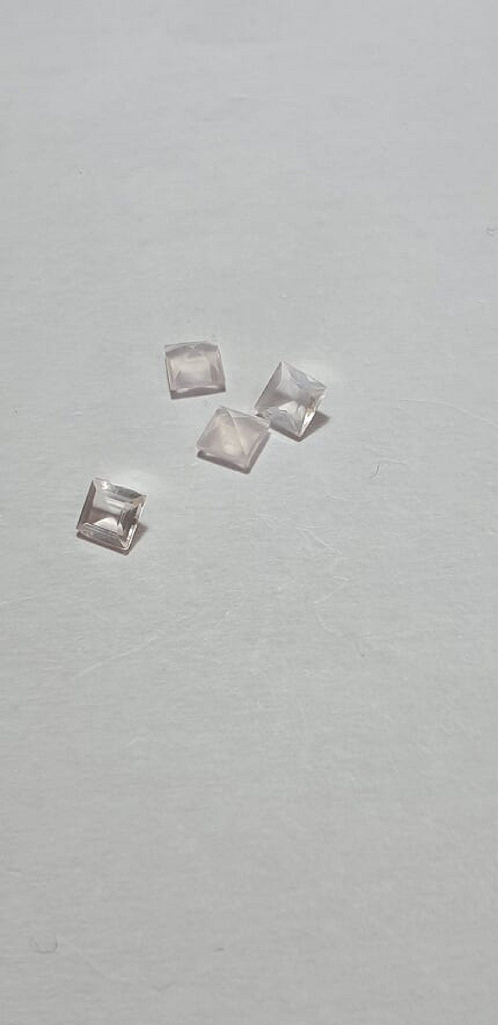 0,60 Carat Rosenquarz Edelstein in Squareschliff 5 x 5 mm in AAA Qualitat