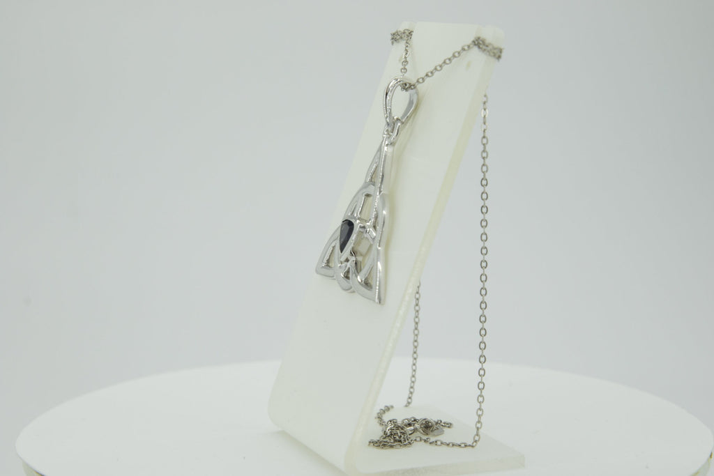 0,8 Carat grüner Onyx Anhanger keltischen Knotenmuster 925 Silber Unendllichkeit