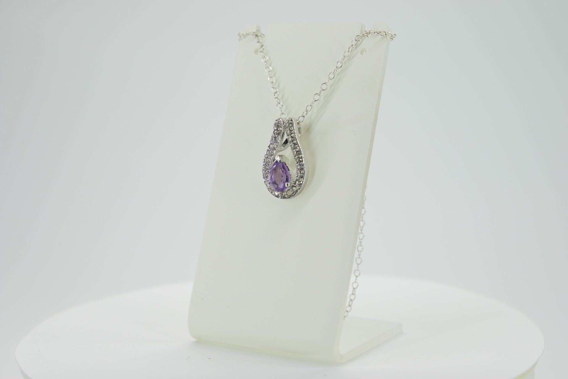 Amethyst Anhänger 925 Silber, Lila Edelstein Kette mit Weißtopas, Februar Geburtsstein, Elegantes Geschenk für Sie, Handgefertigter Schmuck