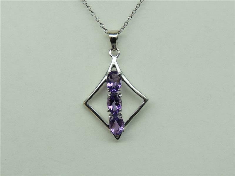 Edler 1,34 Carat Amethyst Anhanger 925 Silber Kette Collier Top Edel