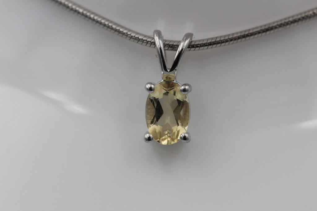 Edler 0,70 Carat Citrin Anhanger 925 Silber Collier Kette gelber Edelstein