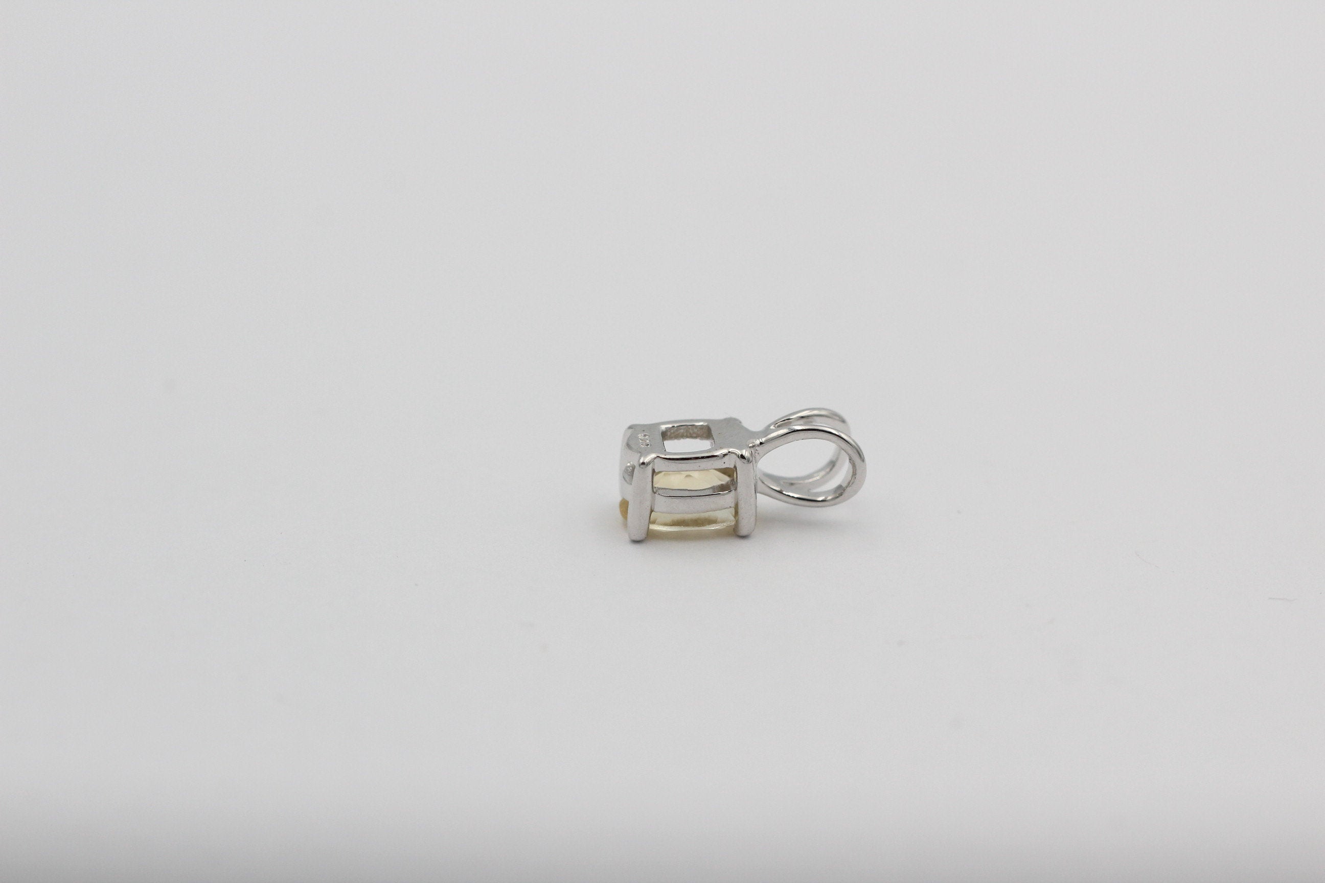 Edler 0,70 Carat Citrin Anhanger 925 Silber Collier Kette gelber Edelstein