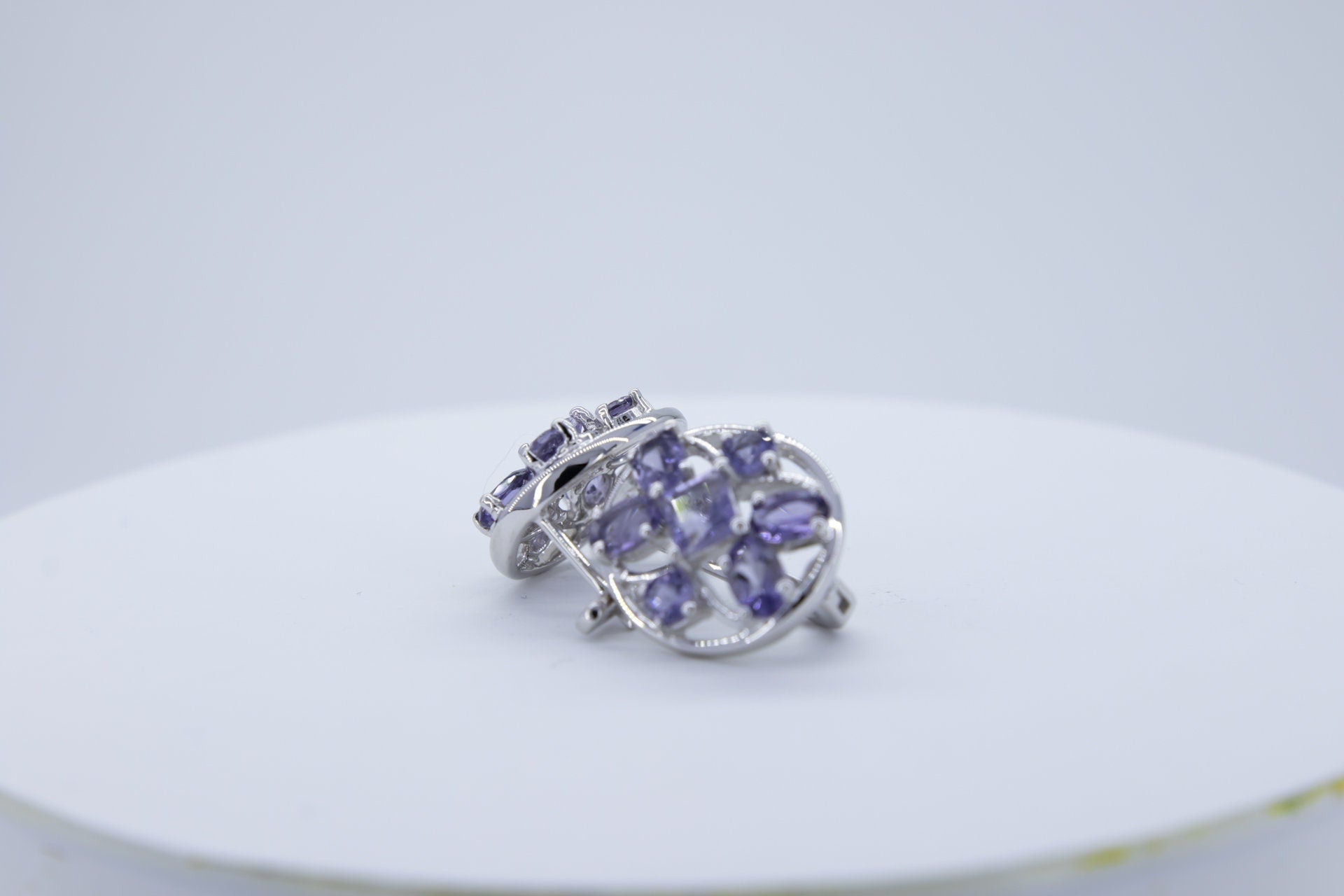 Design pur 7,4 Carat Iolith Ohrschmuck 925 Silber Ohrstecker Ohrring Wassersaphir