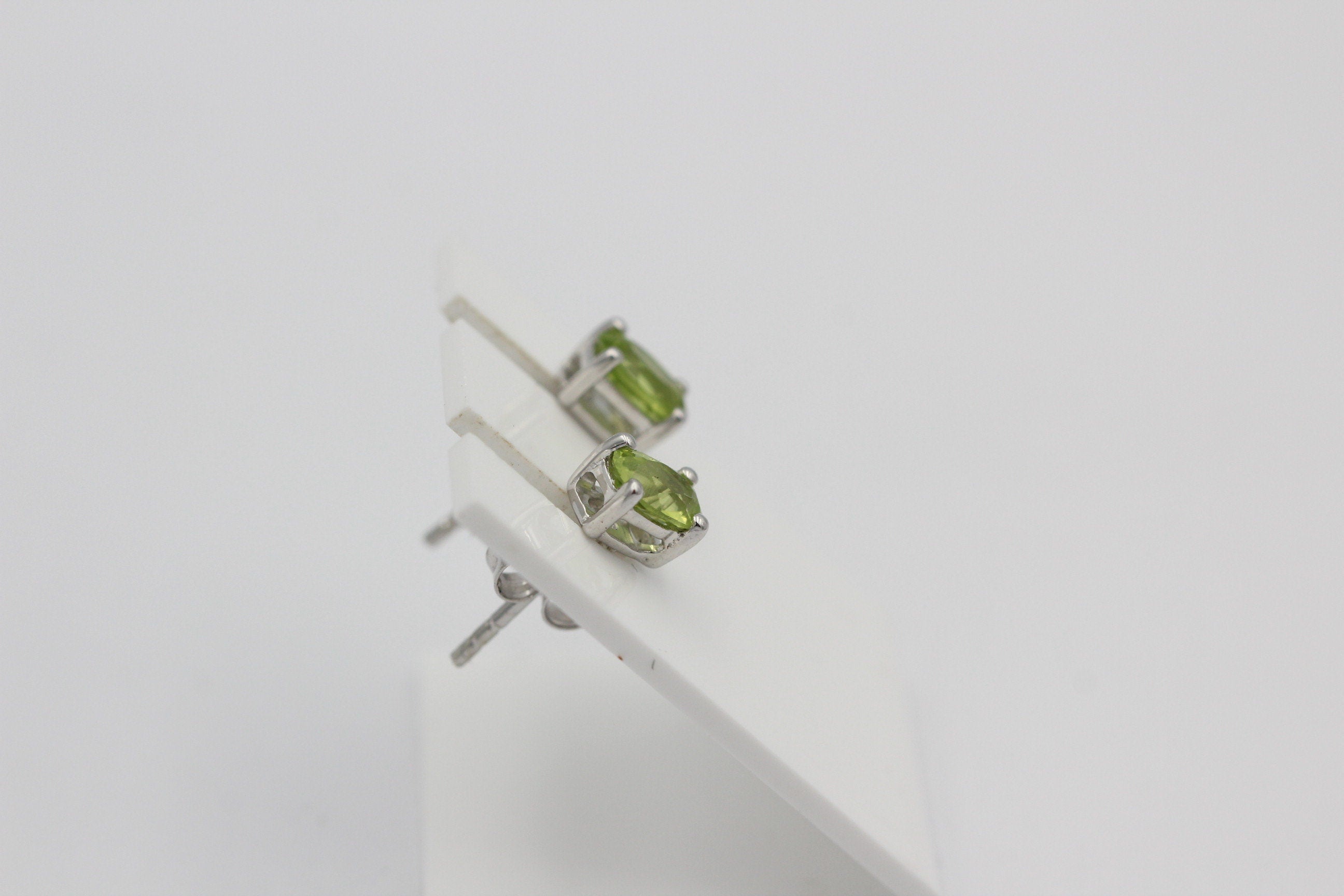 Edle 1,0 Carat Peridot  Ohrstecker 925 Silber Ohrring Ohrschmuck Olivin Top