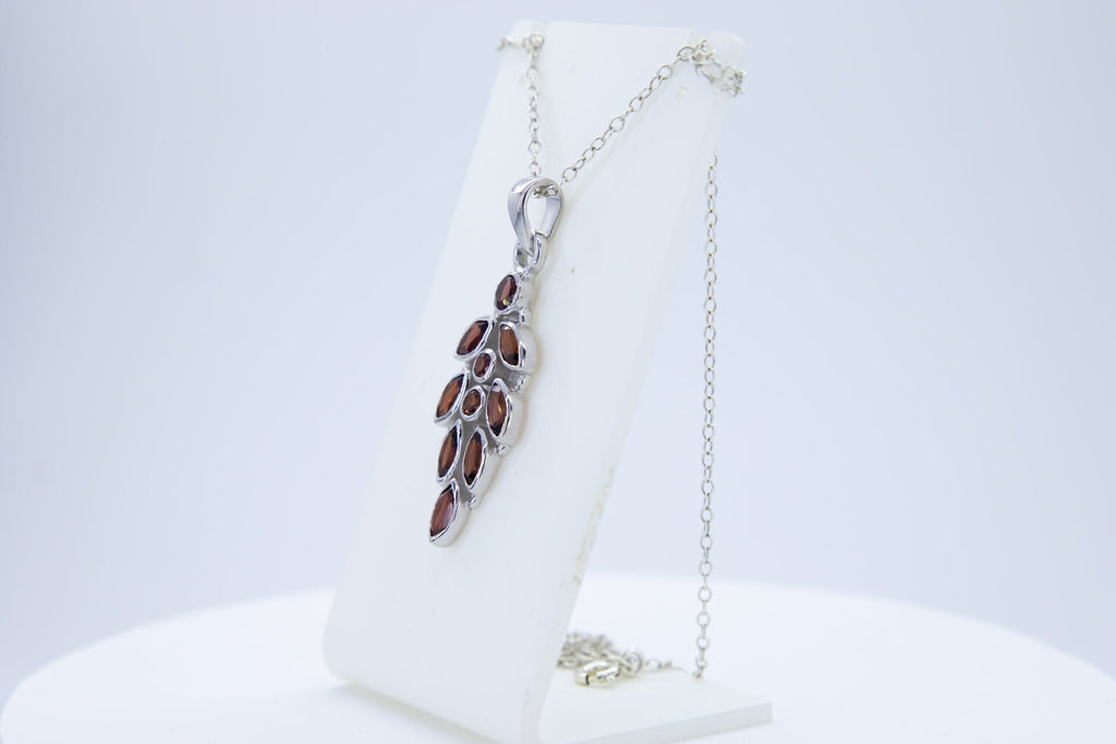 2,63 Carat Granat Designer Anhanger 925 Silber Collier Kette blutroter Granat