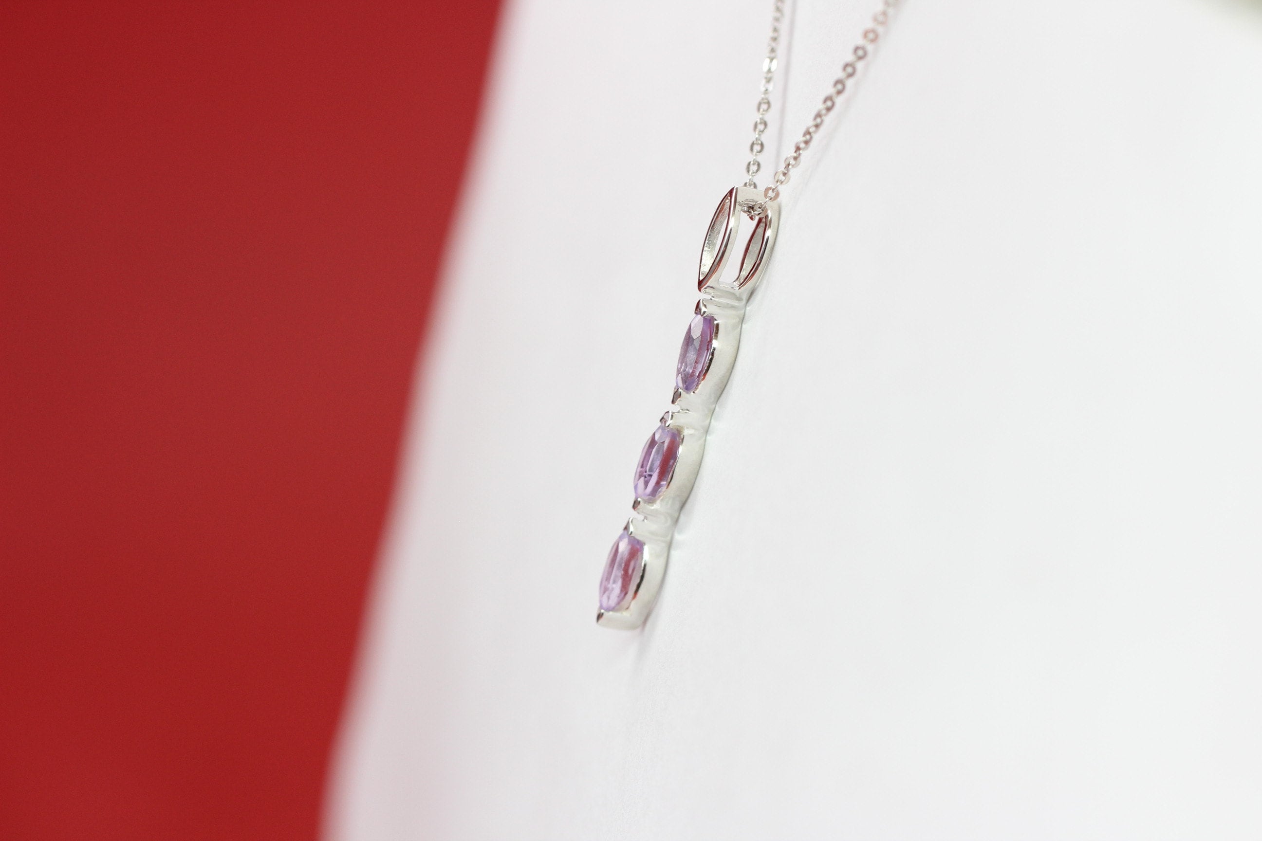 Edler 0,78 Carat Amethyst Anhanger 925 Silber Collier Kette Edelsteinanhanger