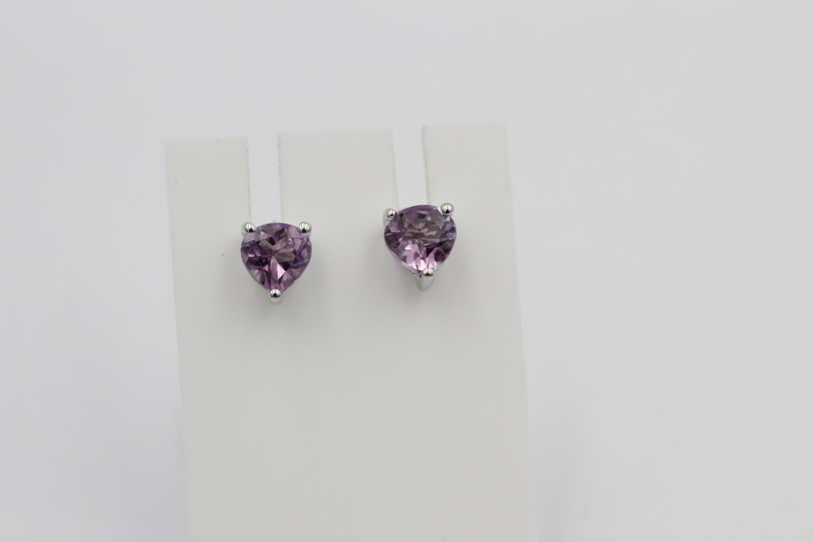 0,9 Carat Amethyst Herz Ohrstecker 925 Silber Herzohrstecker violetter Edelstein