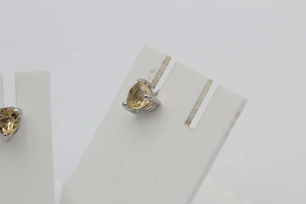 0,9 Carat Citrin Herz Ohrstecker 925 Silber Herzohrstecker gelber Edelstein
