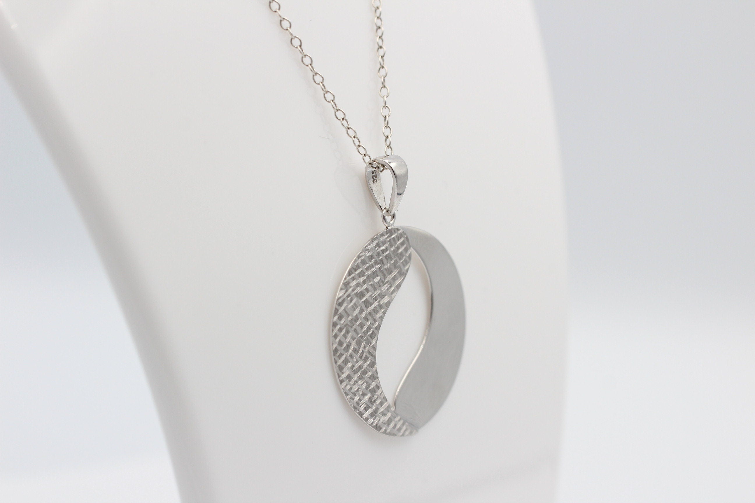 Anhänger rund 925 Sterling Silber rhodiniert mattiert Collier Kette Top Edel