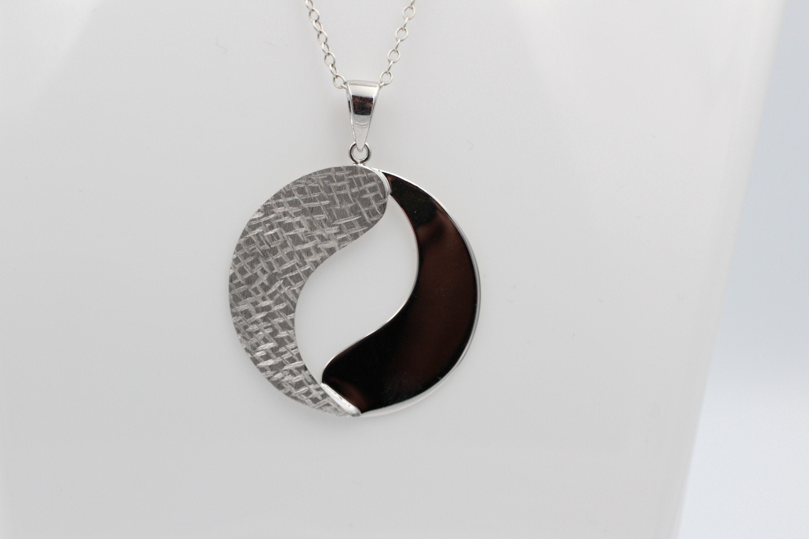 Anhänger rund 925 Sterling Silber rhodiniert mattiert Collier Kette Top Edel