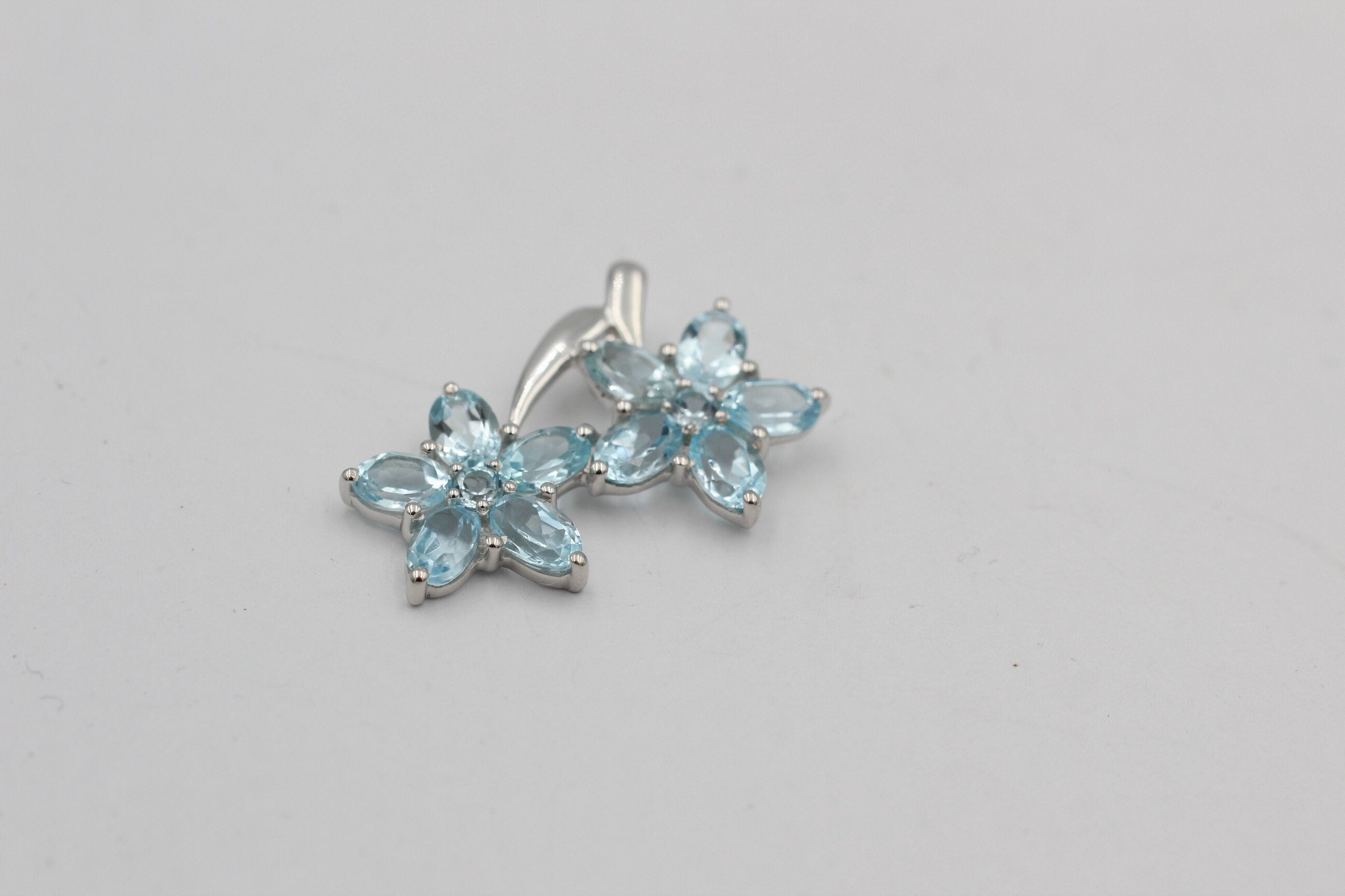 Edler 4,25 Carat Blautopas Blüten Anhänger 925 Silber Collier Kette sky blue Top