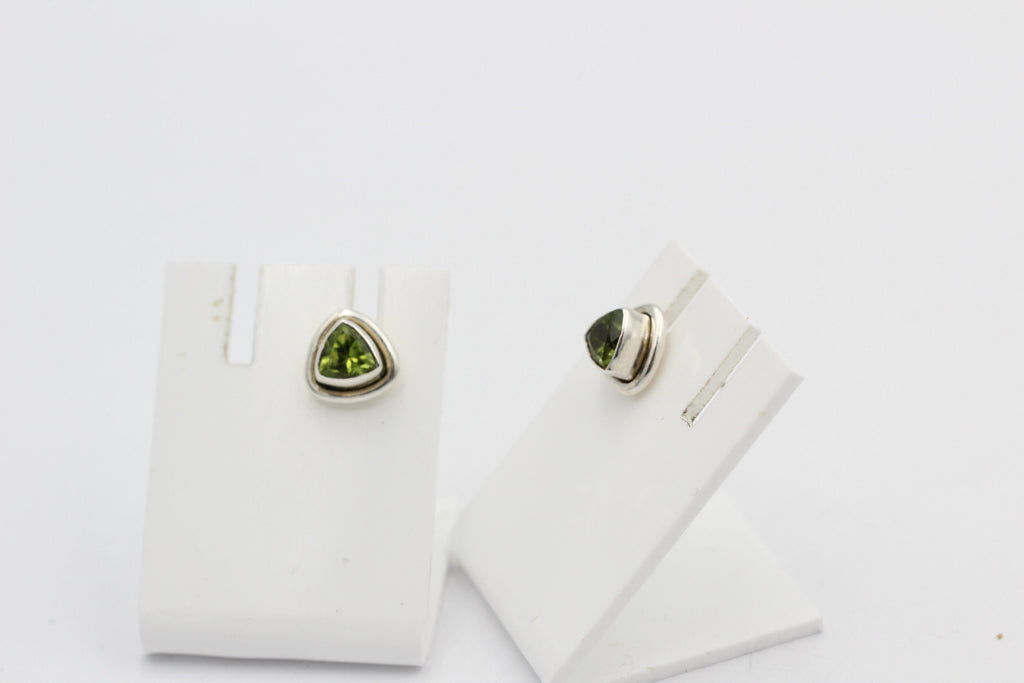 Edler 0,85 Carat Peridot Ohrstecker 925 Silber Olivin Ohrschmuck Edelstein