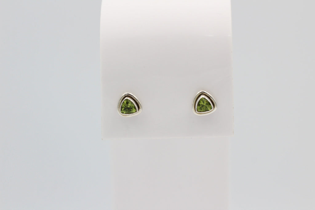 Edler 0,85 Carat Peridot Ohrstecker 925 Silber Olivin Ohrschmuck Edelstein