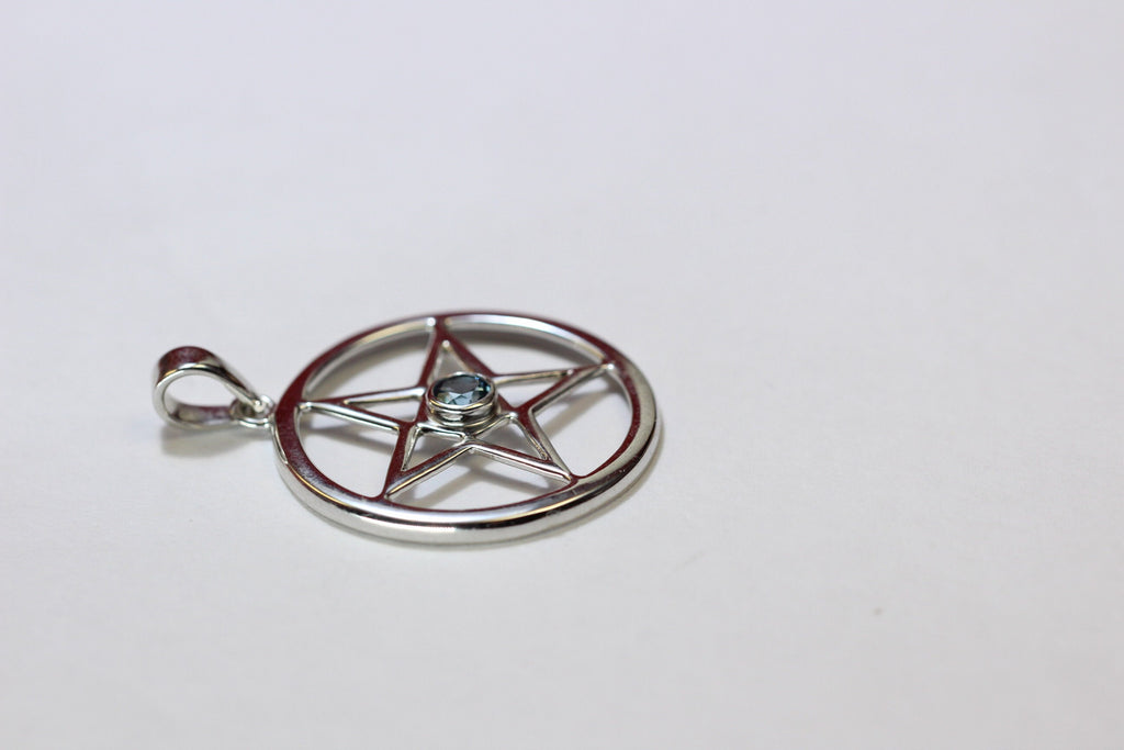 Edler 0,22 Carat Blautopas Stern Anhanger 925 Silber Collier sky blue Topas