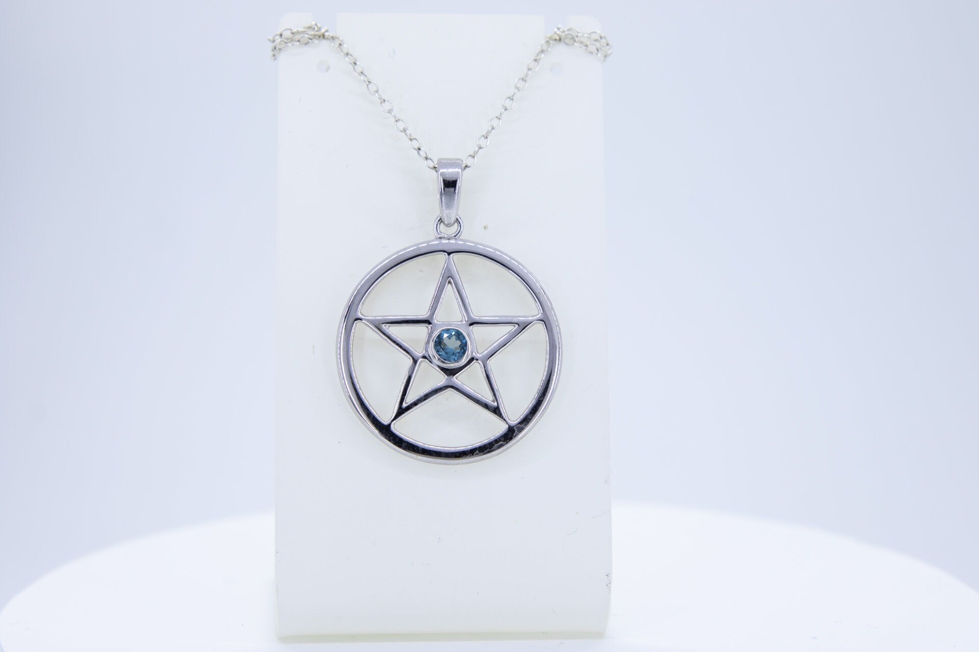 Edler 0,22 Carat Blautopas Stern Anhanger 925 Silber Collier sky blue Topas