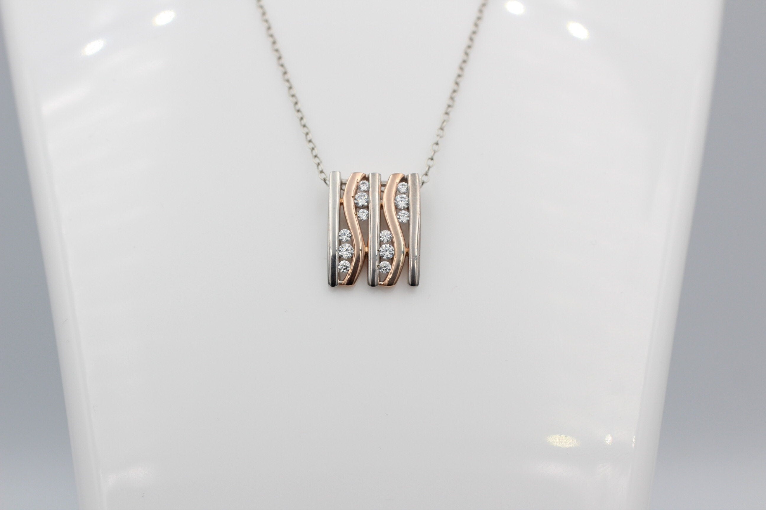 Bicolor Anhänger 925 Sterling Silber - Teilvergoldet & Rhodiniert - 12 Funkelnde Zirkonia Rosé - Edler Echtschmuck Anhänger - Handgefertigt