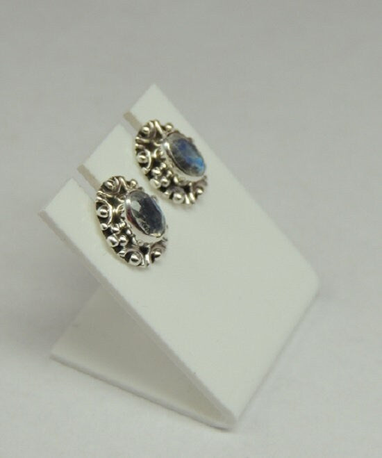 Edle 1,0 Carat Mondlichttopas Ohrstecker 925 Silber irrisierender Edelstein Top