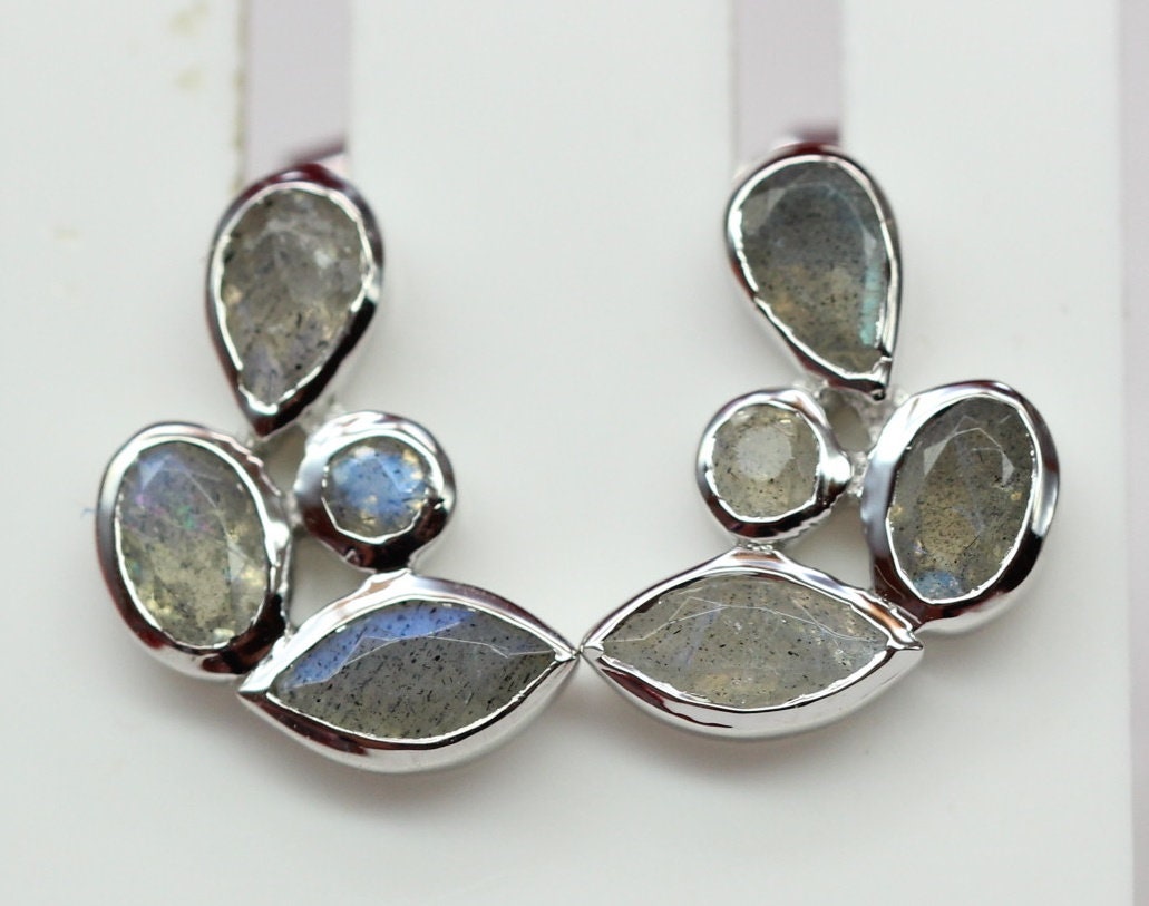 Edle 1,68 Carat Labradorit Ohrstecker 925 Silber irrisierender Edelstein Top
