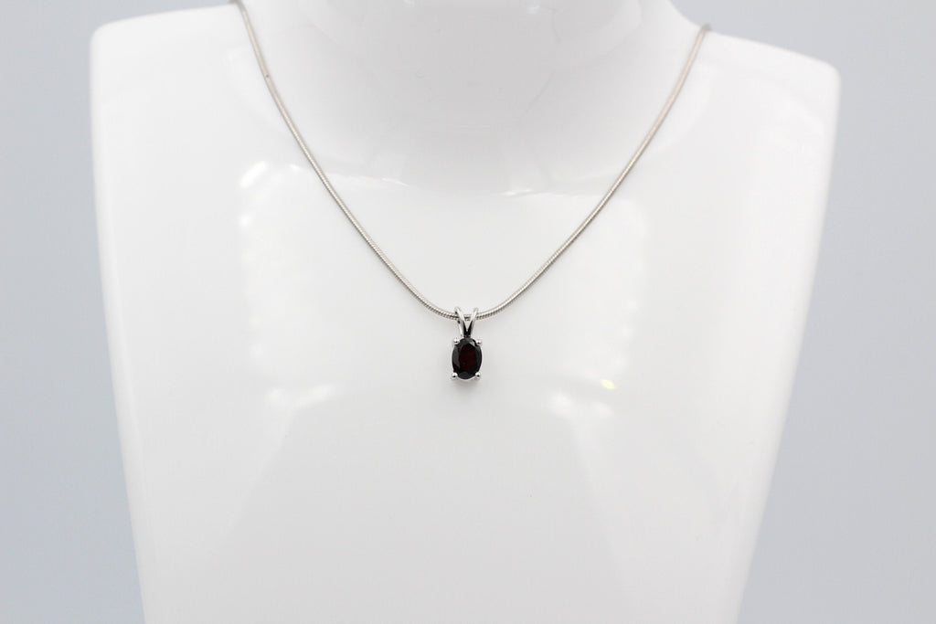 Edler 0,70 Carat Granat  Anhanger 925 Silber Collier Kette roter Edelstein Top