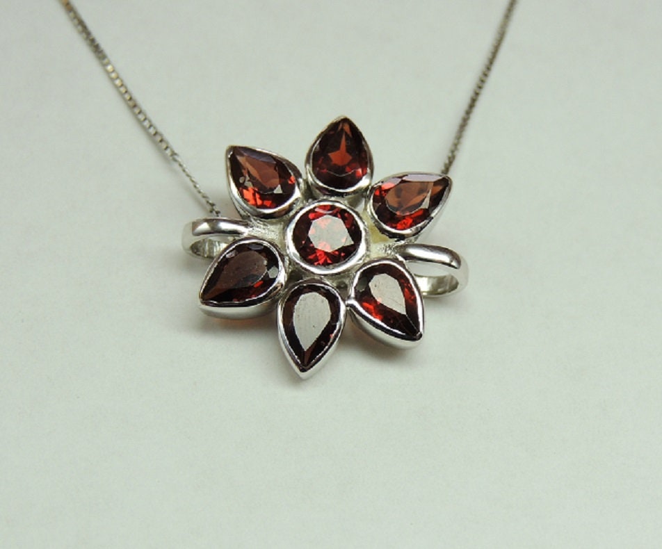 Edler 2,9 Carat Granat Blumen Anhanger 925 Silber Collier Kette blutroter Granat