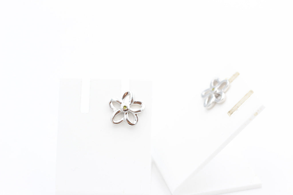 0,02 Carat gelber Diamant Blumen Ohrstecker 925 Silber G- H / I2-I3 Top Edel