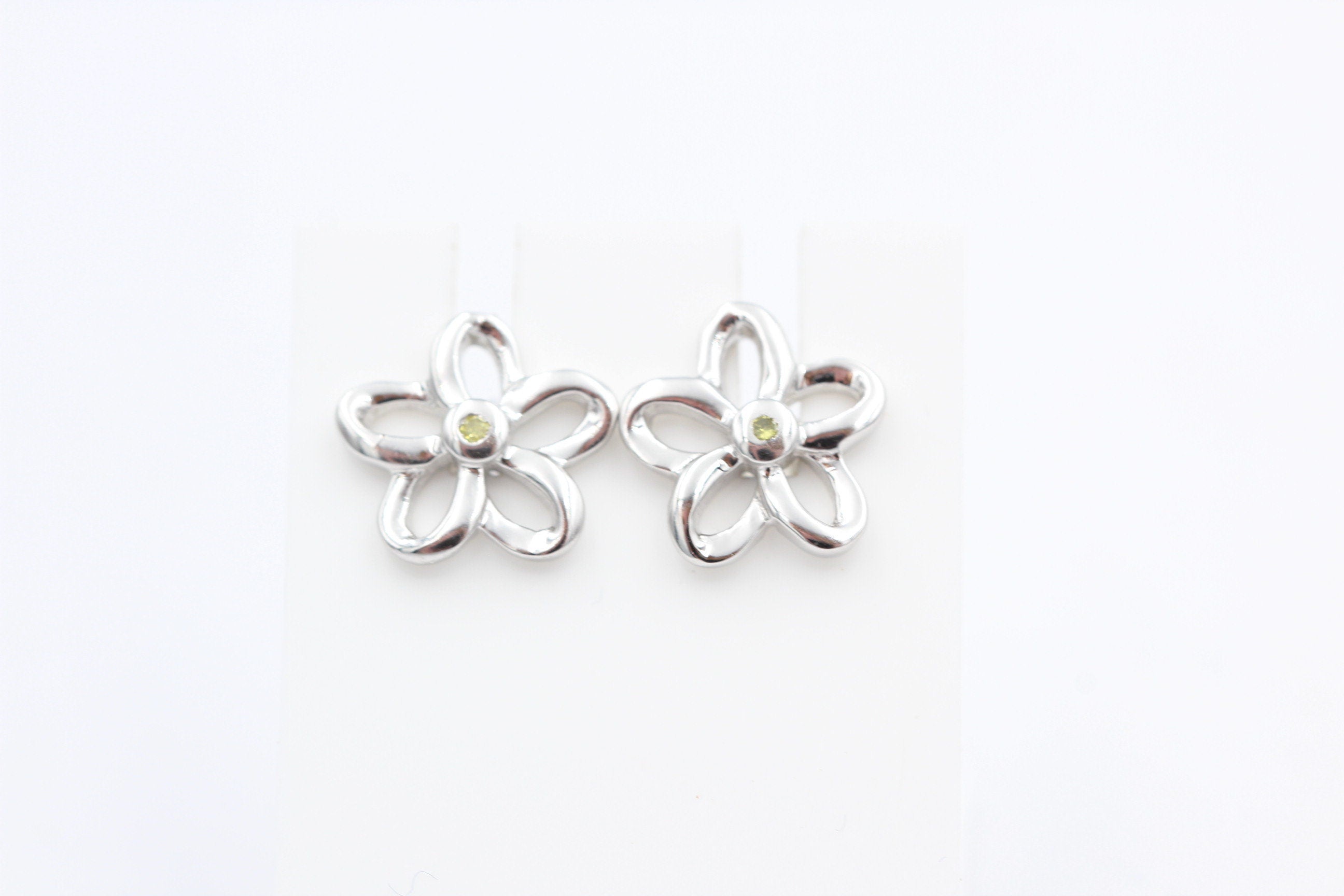 0,02 Carat gelber Diamant Blumen Ohrstecker 925 Silber G- H / I2-I3 Top Edel