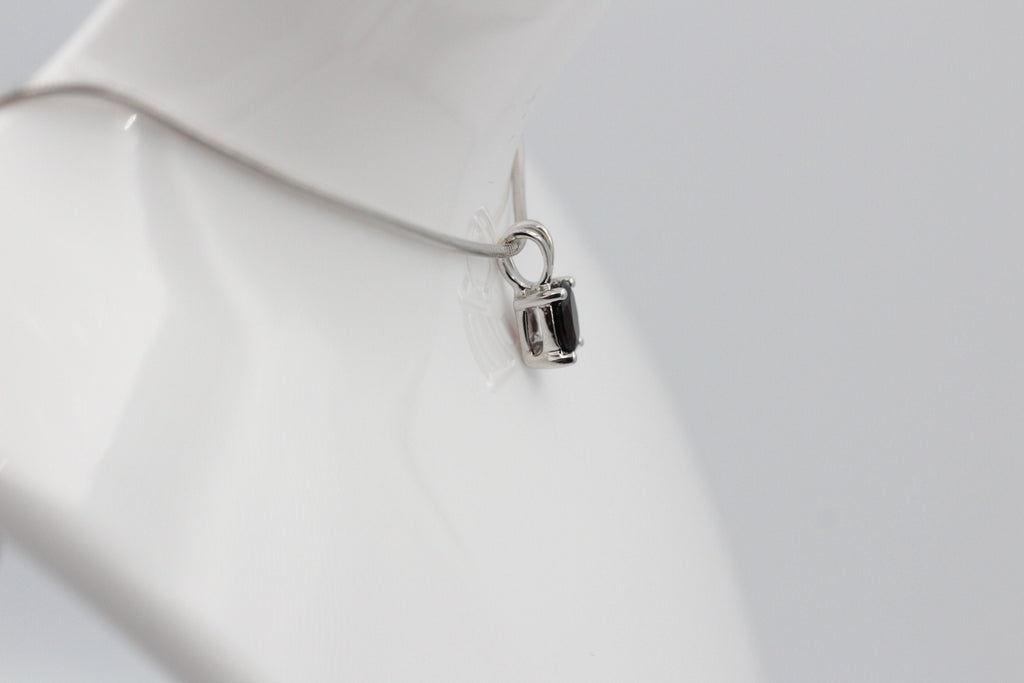 Edler 0,70 Carat Granat  Anhanger 925 Silber Collier Kette roter Edelstein Top