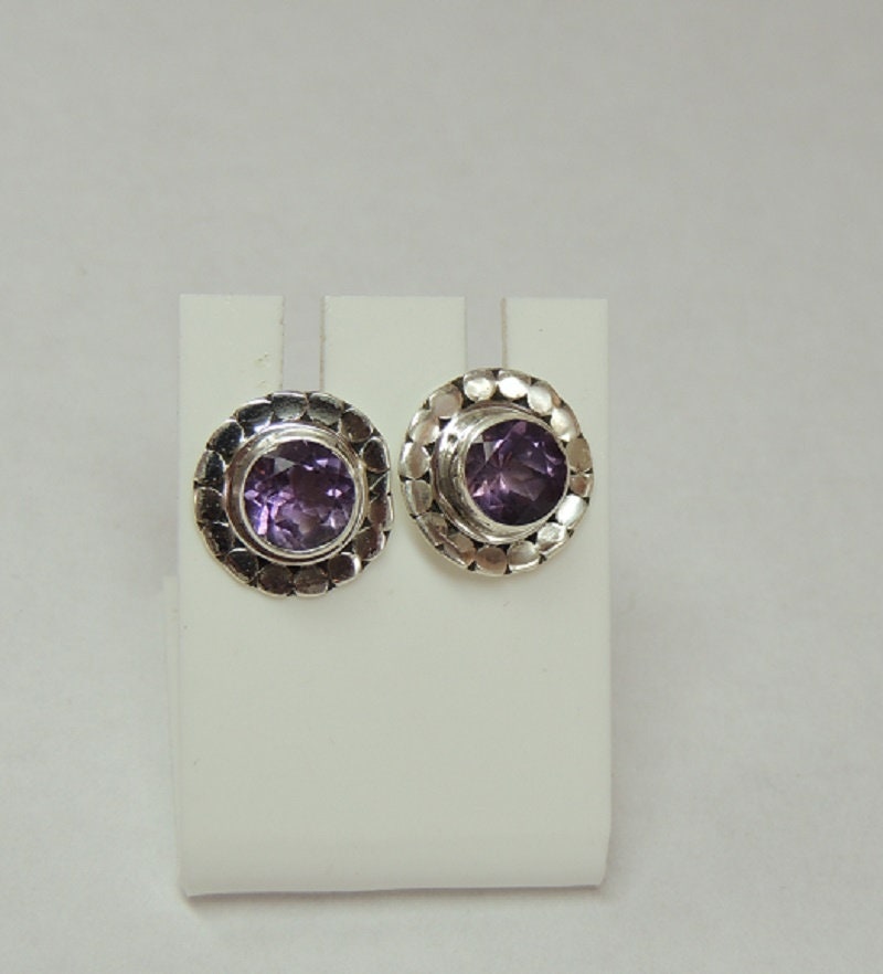 Edle 1,2 Carat leuchtende Amethyst Ohrstecker 925 Silber violetter Edelstien Top