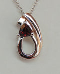 Edler 0,50 Carat Granat Anhanger 925 Silber Collier Kette blutroter Edelstein Trillion
