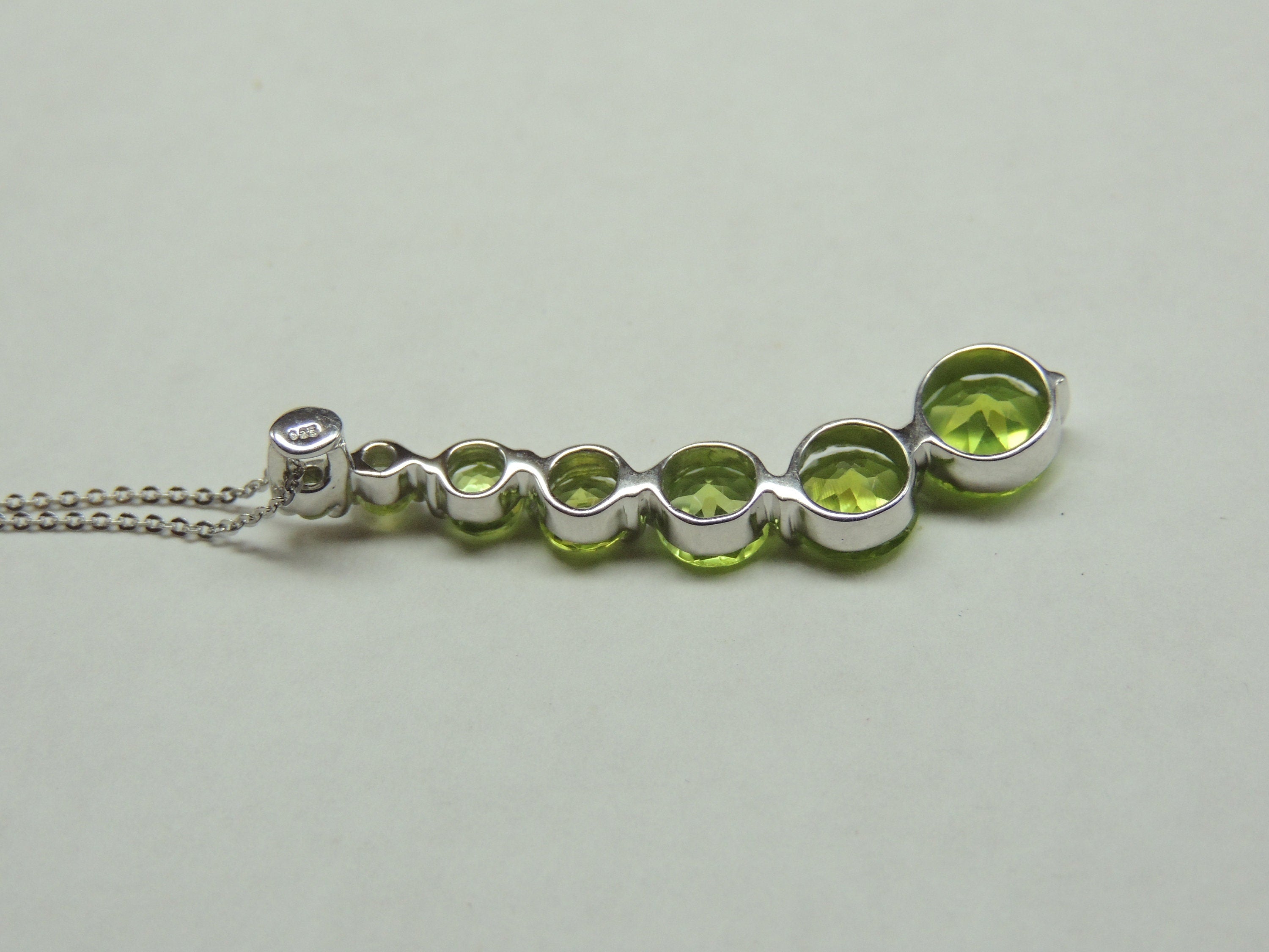 5,05 Carat Peridot Anhanger 925 Silber Collier Kette ein funkelnder Traum Top