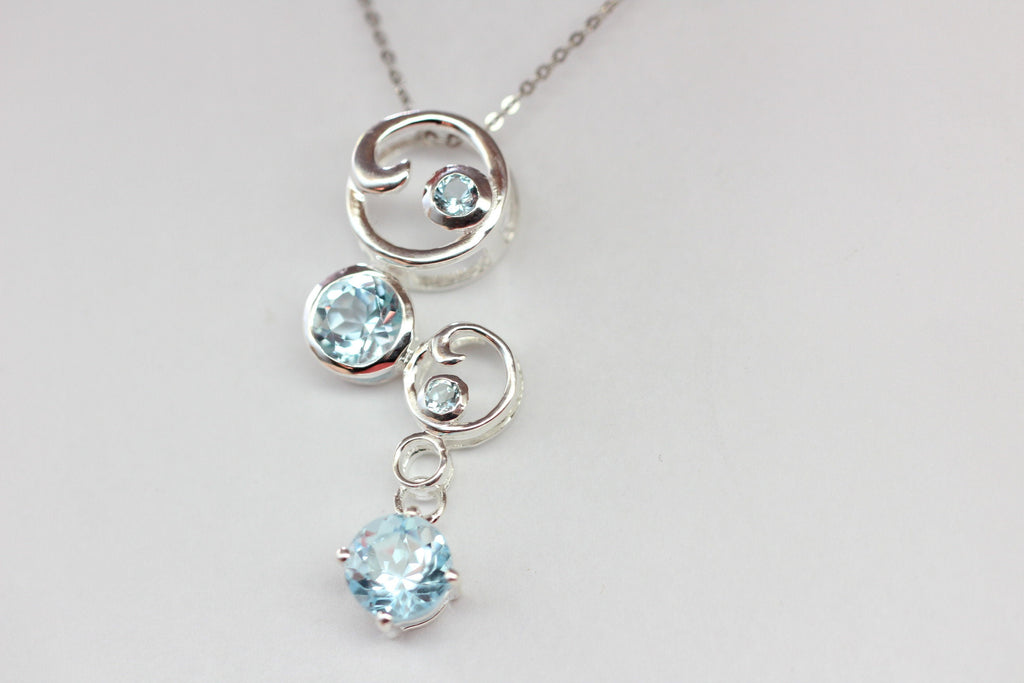 Edler 1,7 Carat Blautopas Anhanger 925 Silber Collier Kette sky blue Topas himmelblau