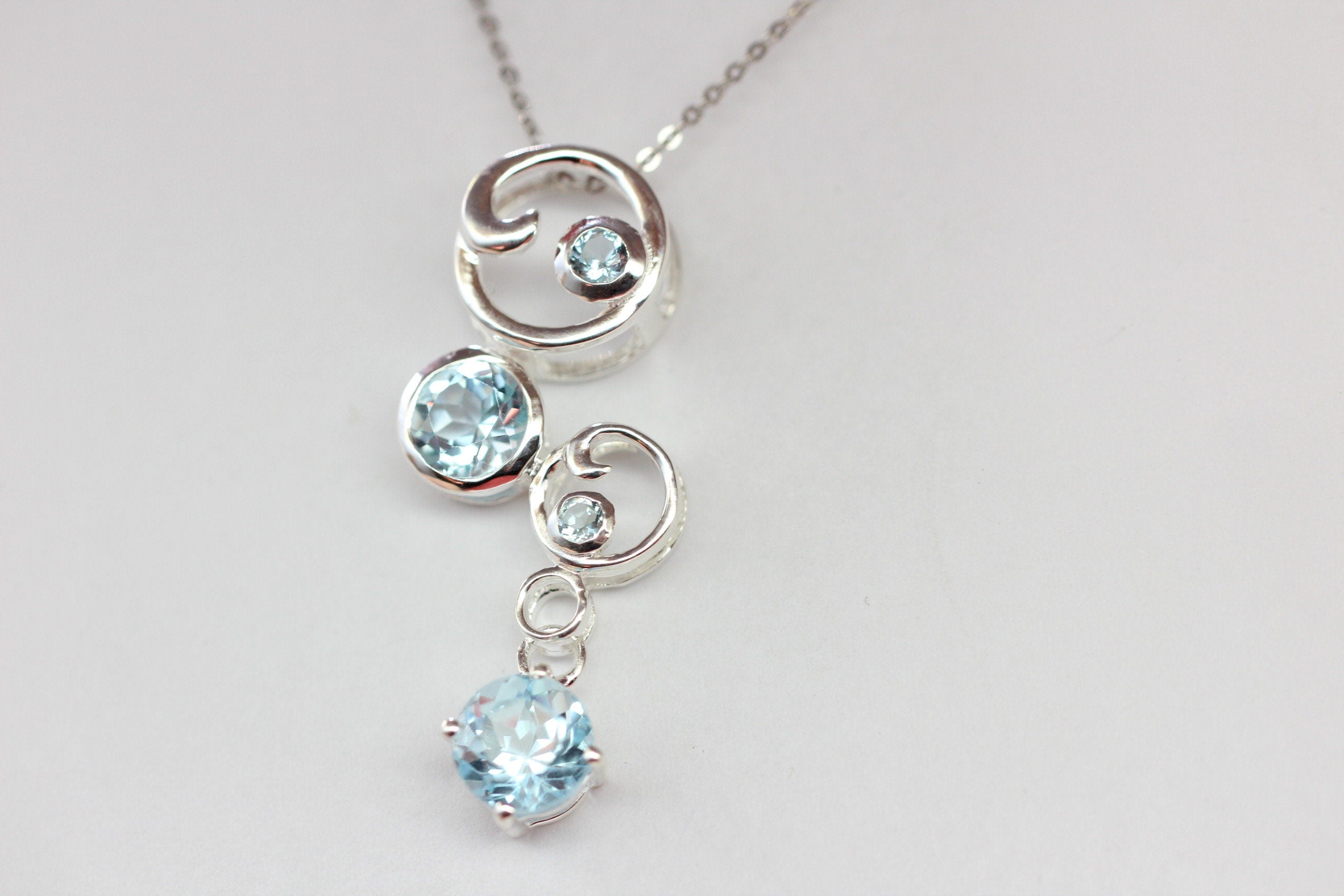 Edler 1,7 Carat Blautopas Anhanger 925 Silber Collier Kette sky blue Topas himmelblau