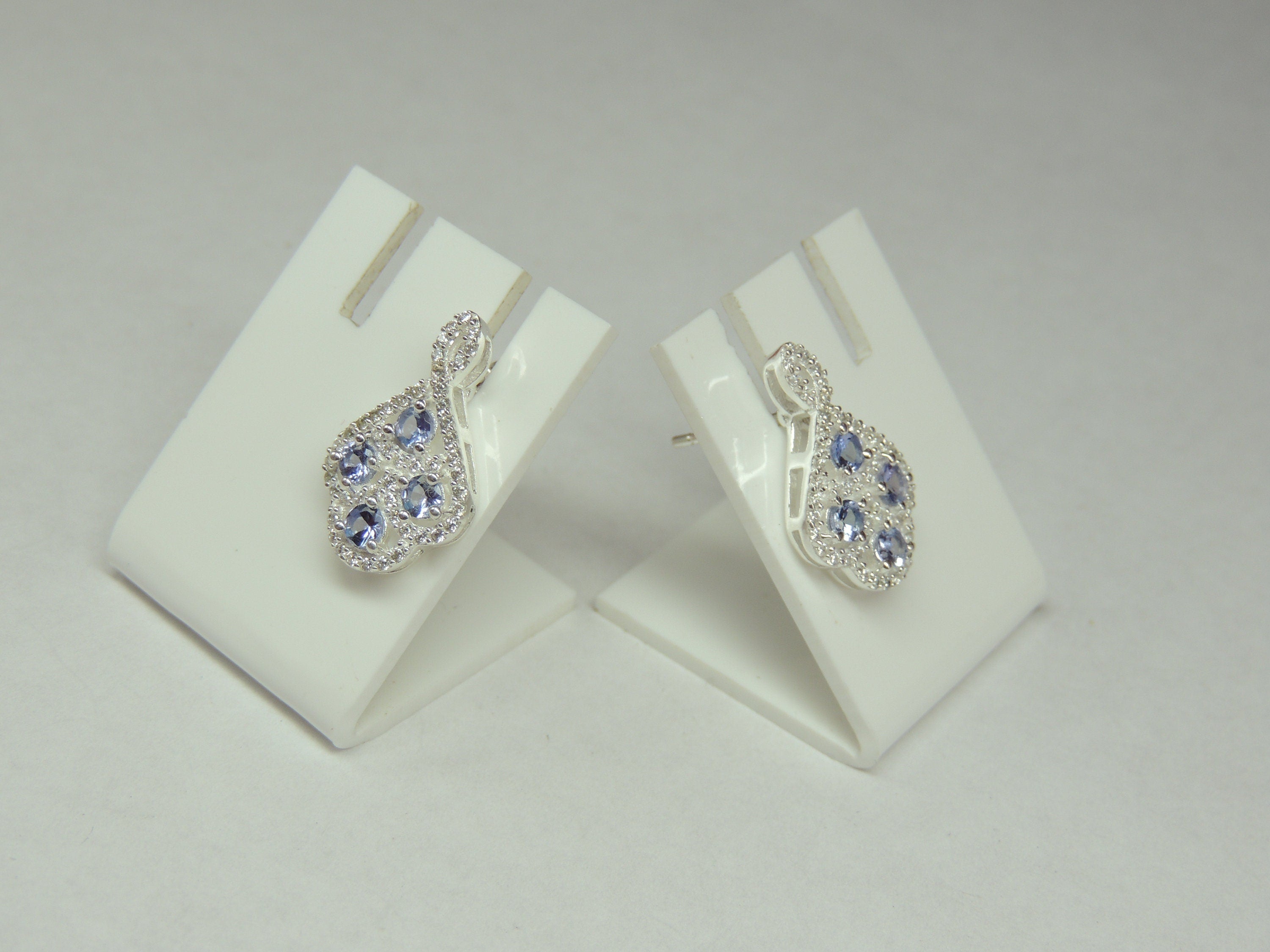 Edle 0,8 Carat echte Tansanit Ohrstecker 925 Silber mit Zirkonia top..aus Tansania