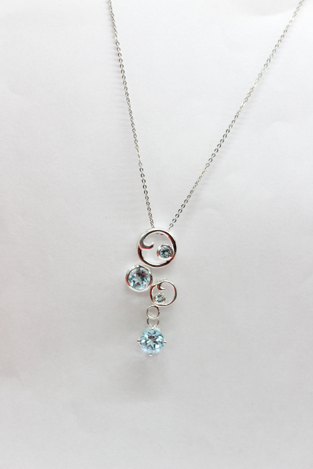 Edler 1,7 Carat Blautopas Anhanger 925 Silber Collier Kette sky blue Topas himmelblau