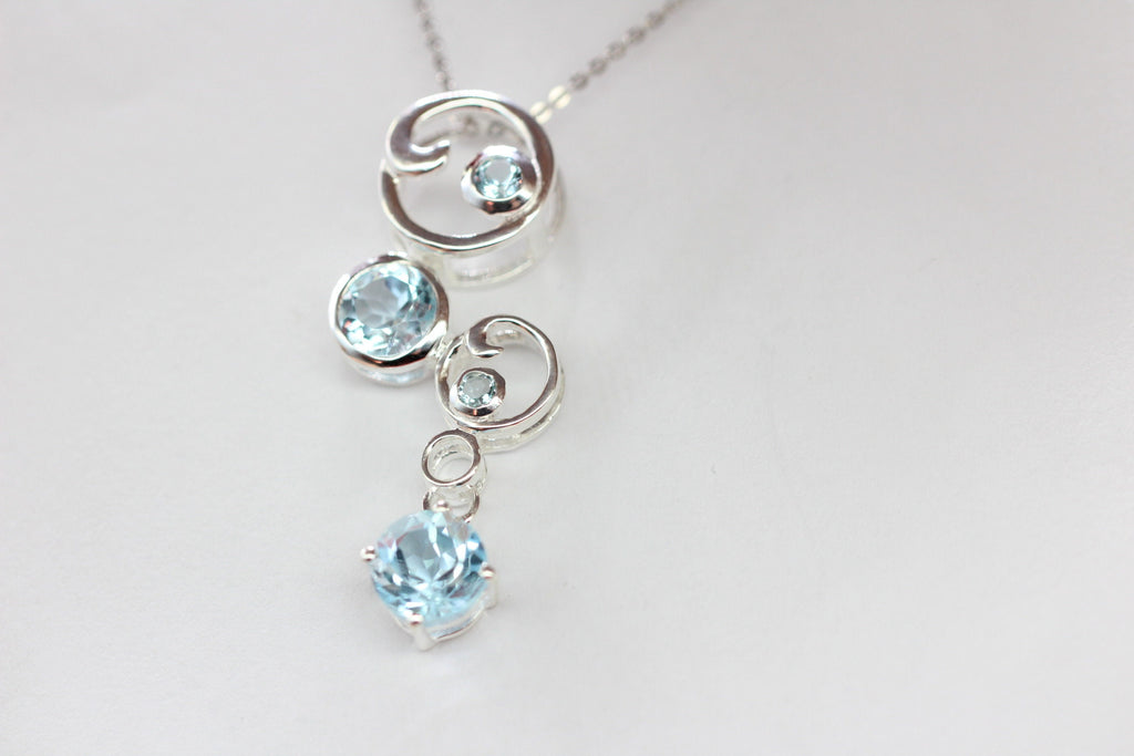 Edler 1,7 Carat Blautopas Anhanger 925 Silber Collier Kette sky blue Topas himmelblau