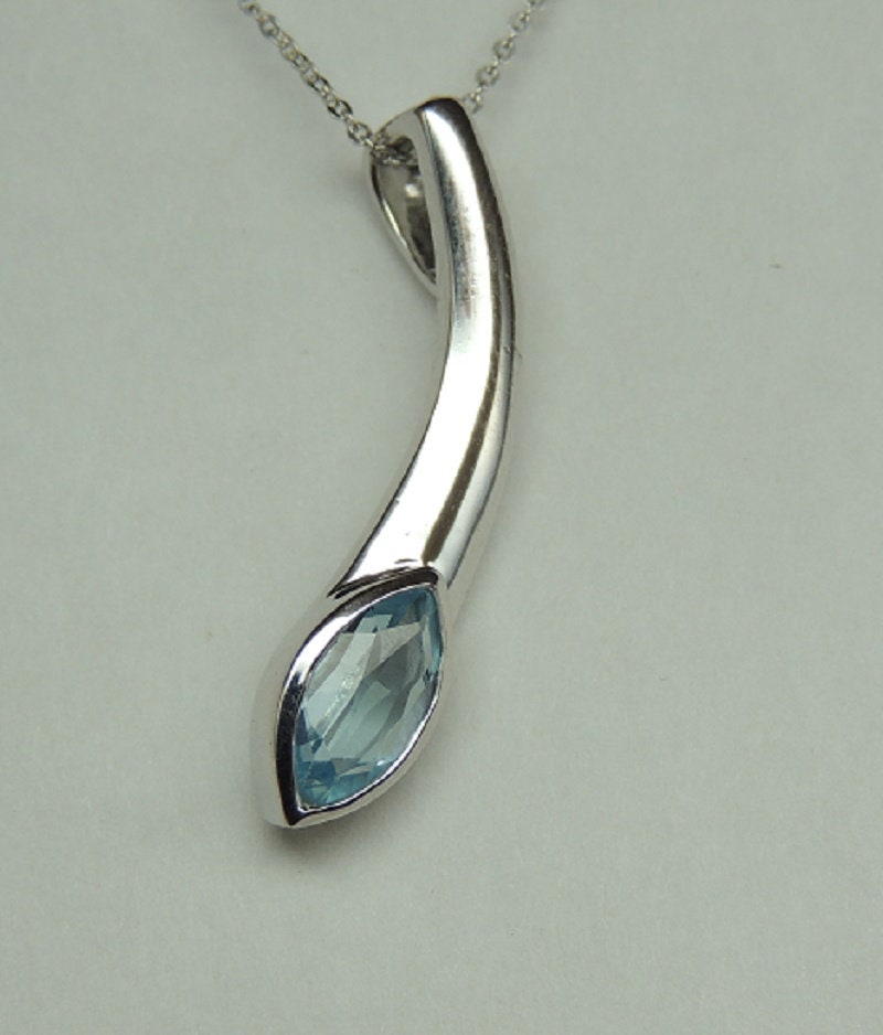 Edler 1,30 Carat Blautopas Anhanger 925 Silber Collier Kette Design pur
