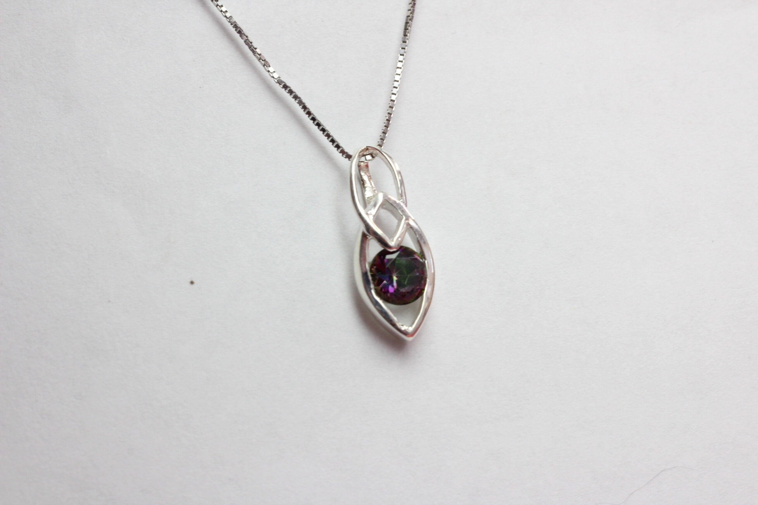 Edler 0,55 Carat  Mystic Topas  Anhanger 925 Silber Collier Kette funkelnder Topas