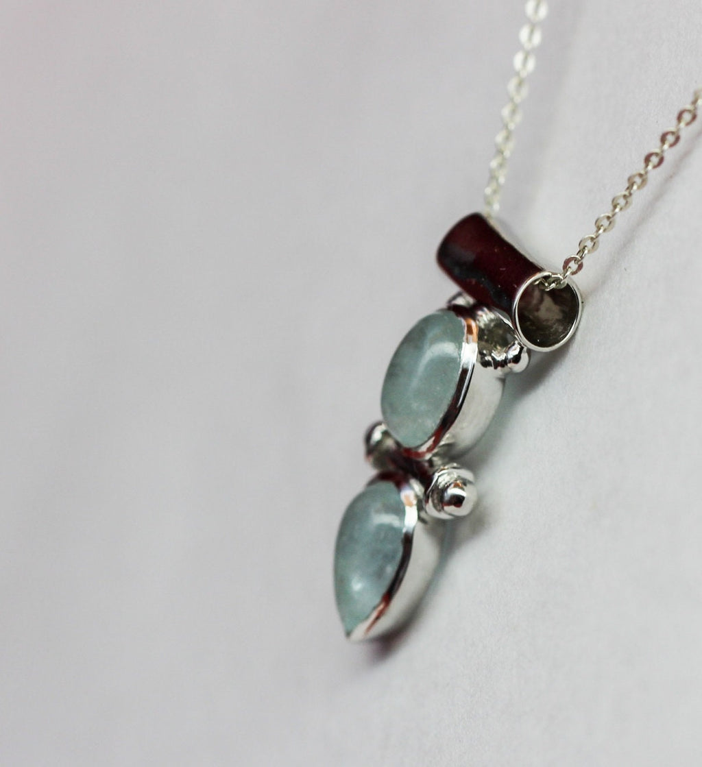 Design pur 2,85 Carat Blautopas Cabochon Anhanger 925 Silber Collier Kette