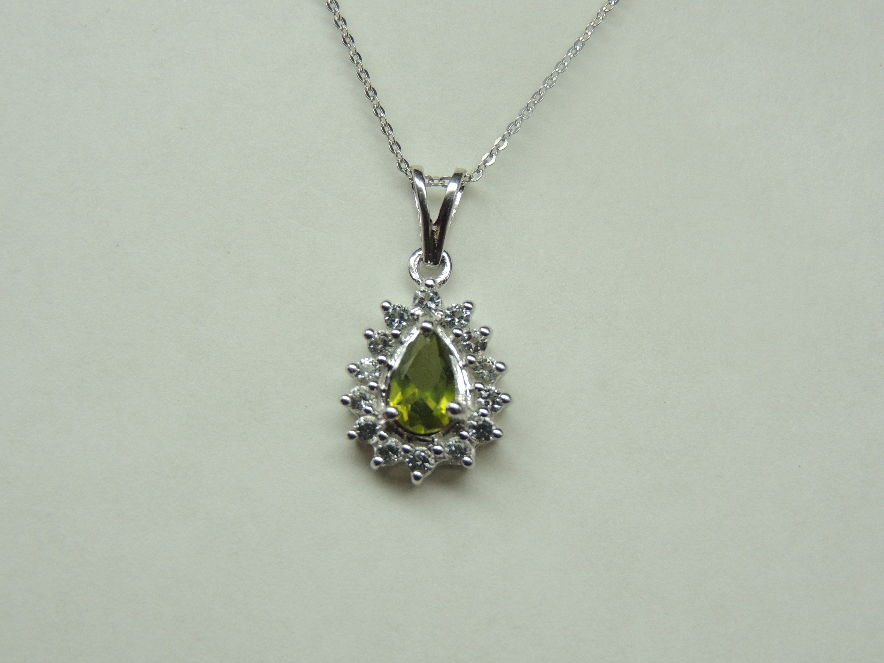 Edler 1,35 Carat maigraner Peridot weisstopas Anhanger 925 Silber Collier Kette