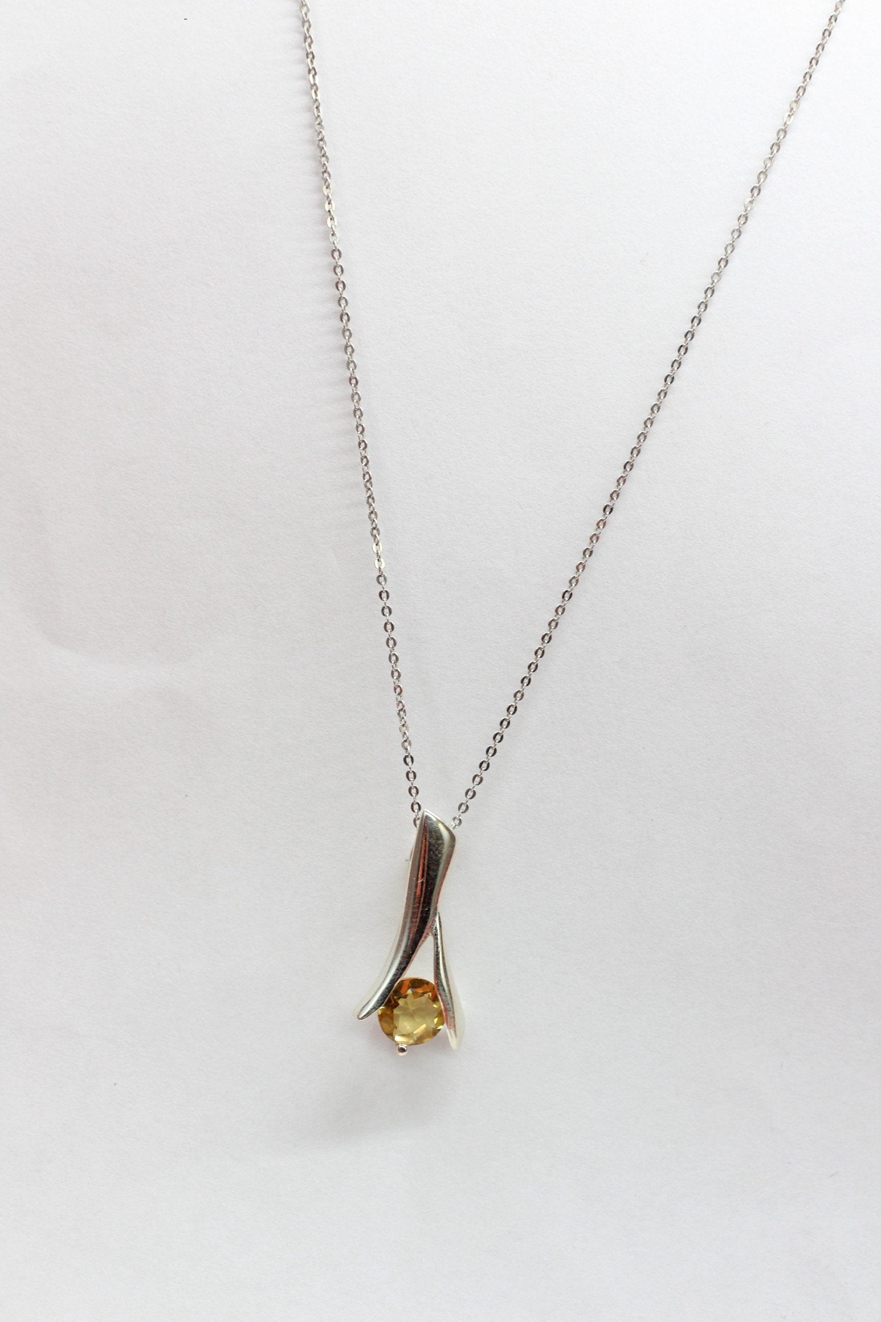 Edle 0,62 Carat Citrin Anhanger 925 Silber Collier Kette gelber Edelstein top