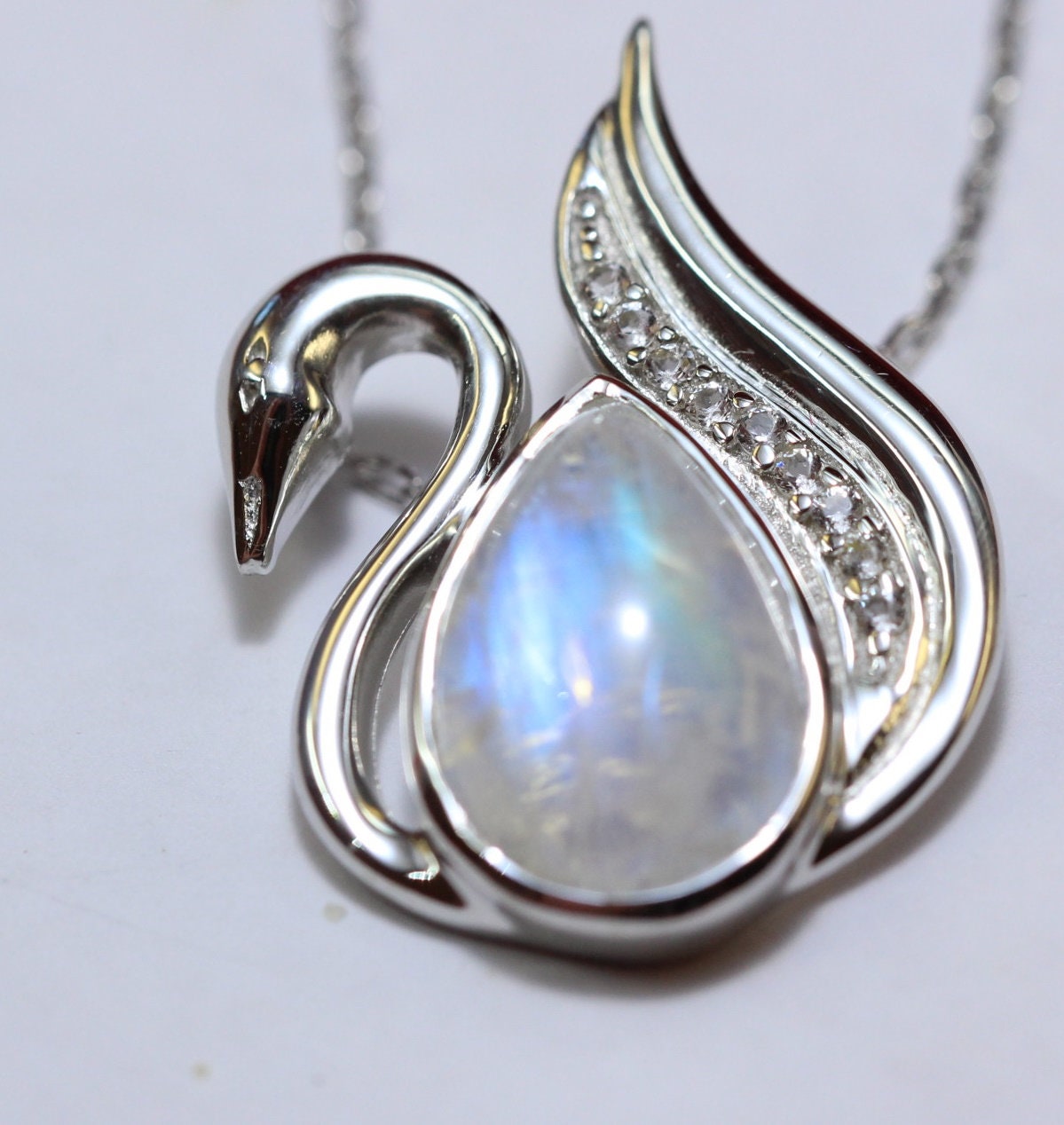 Edler 2,9 Carat  Mondlichttopas Schwanen Anhanger 925 Silber Collier Kette Zirkonia