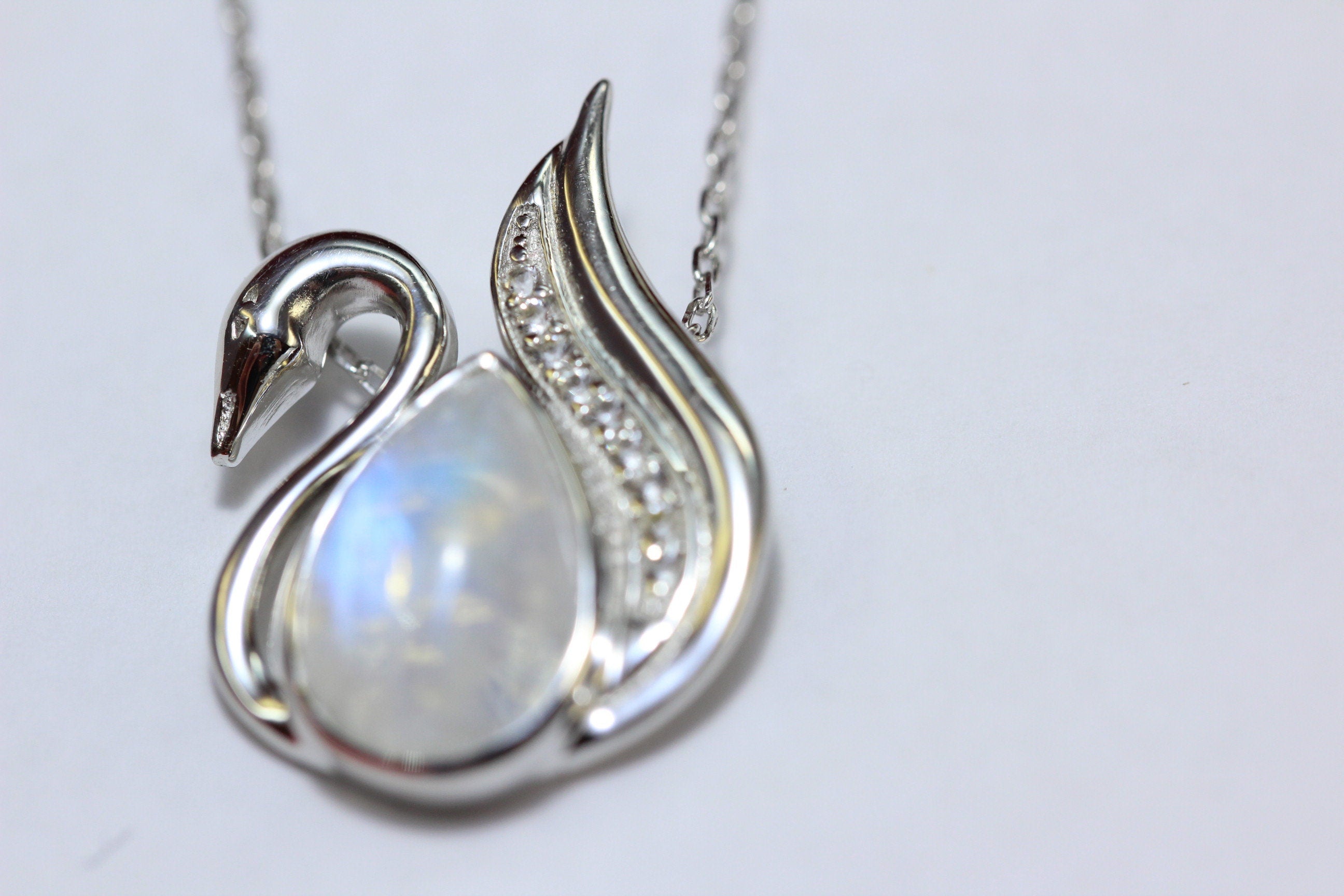 Edler 2,9 Carat  Mondlichttopas Schwanen Anhanger 925 Silber Collier Kette Zirkonia