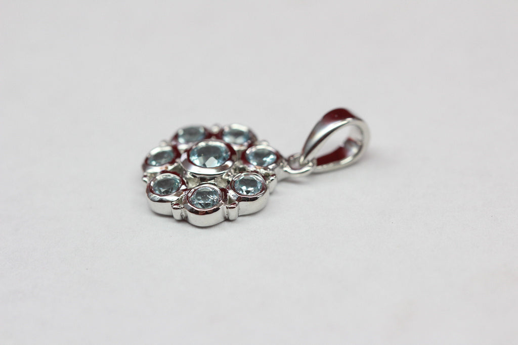 Edler 1,65 Carat Blautopas Blumen Anhanger 925 Silber Blautopas Collier Kette