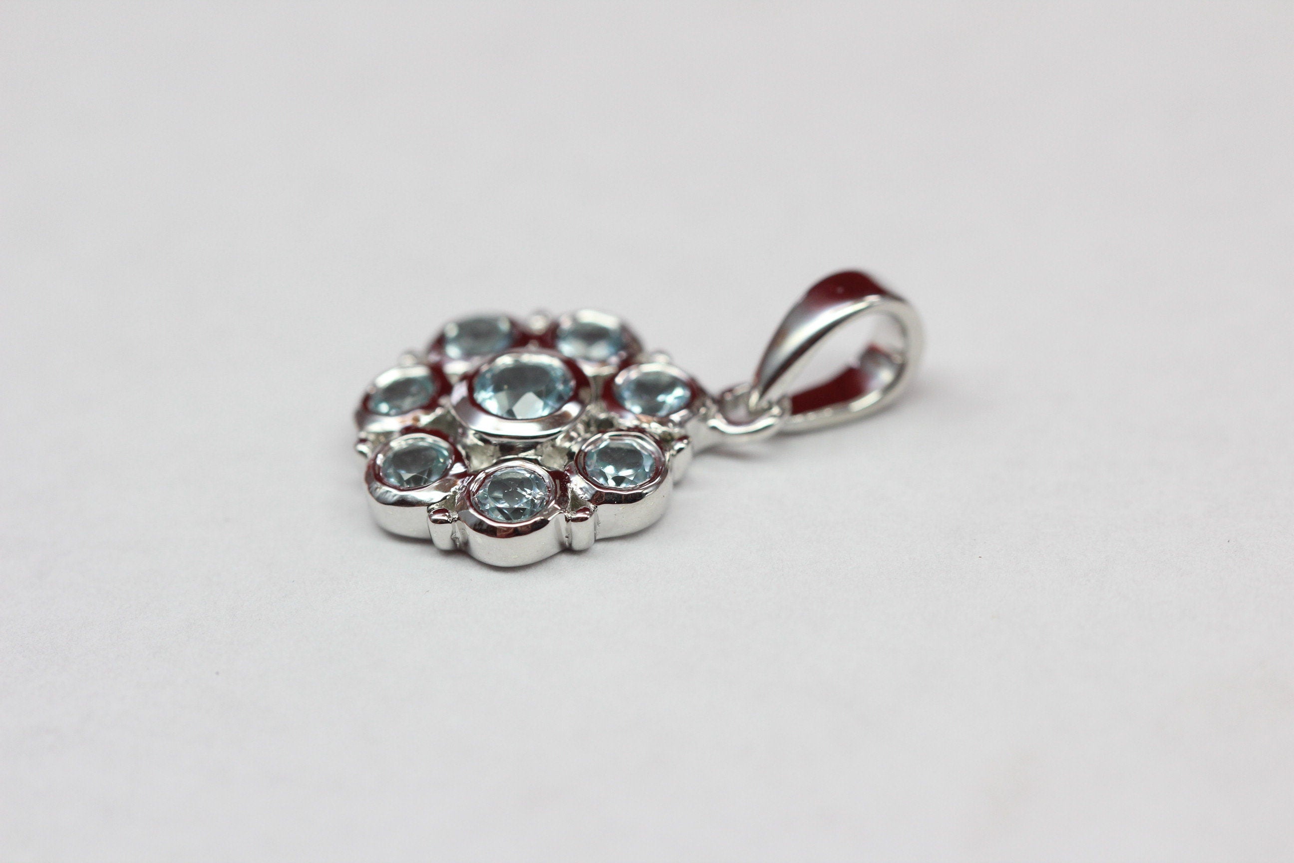 Edler 1,65 Carat Blautopas Blumen Anhanger 925 Silber Blautopas Collier Kette