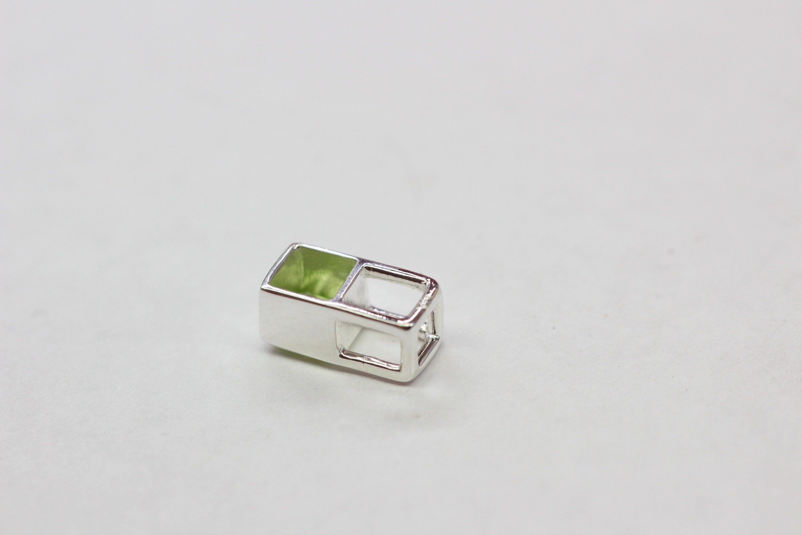 Design pur 0,6 Carat Peridot Anhanger 925 Silber Collier Kette Olivin Designschmuck