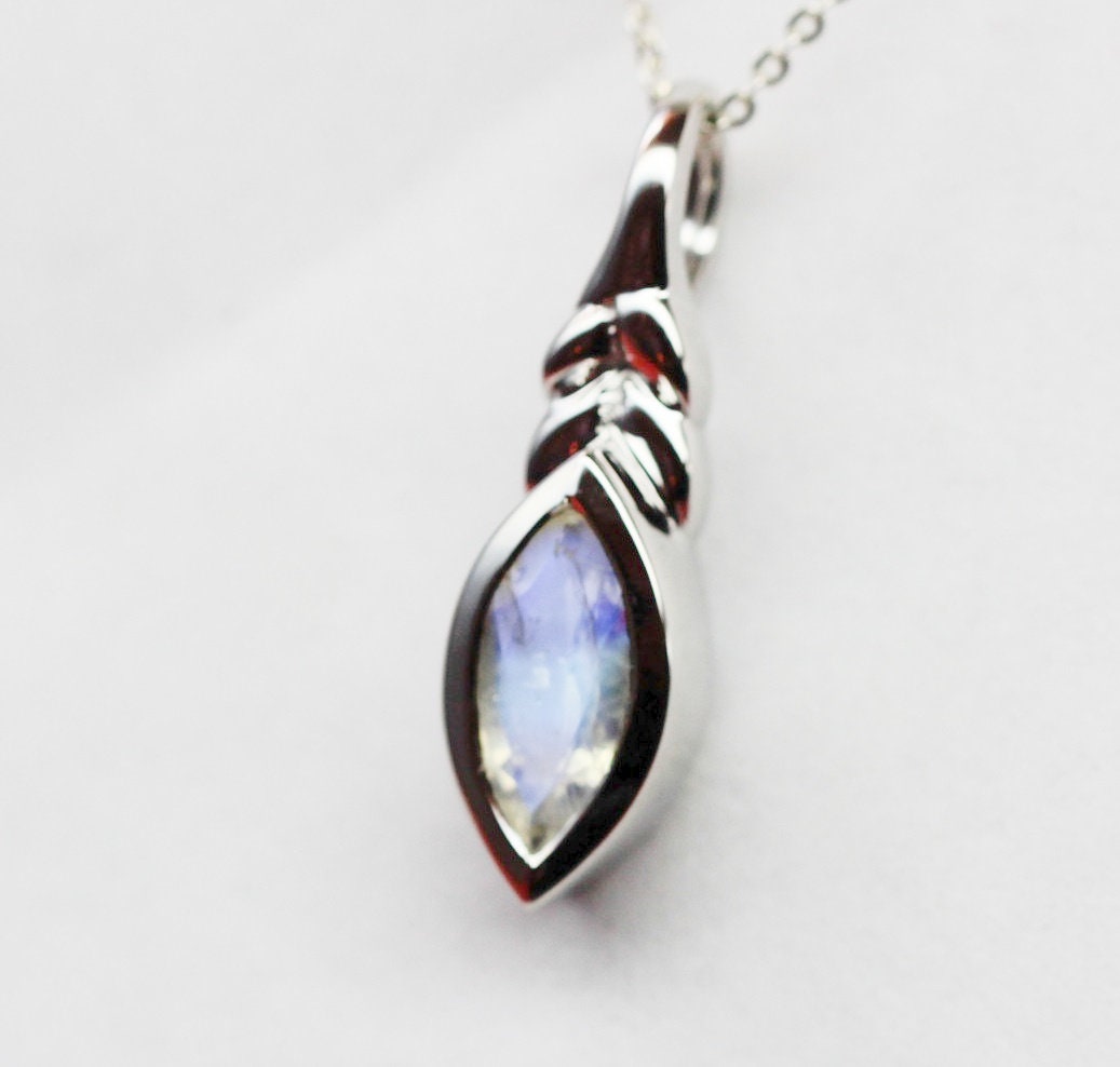 Edler 0,94 Carat Regenbogen Mondstein Anhanger 925 Silber Collier Kette Top