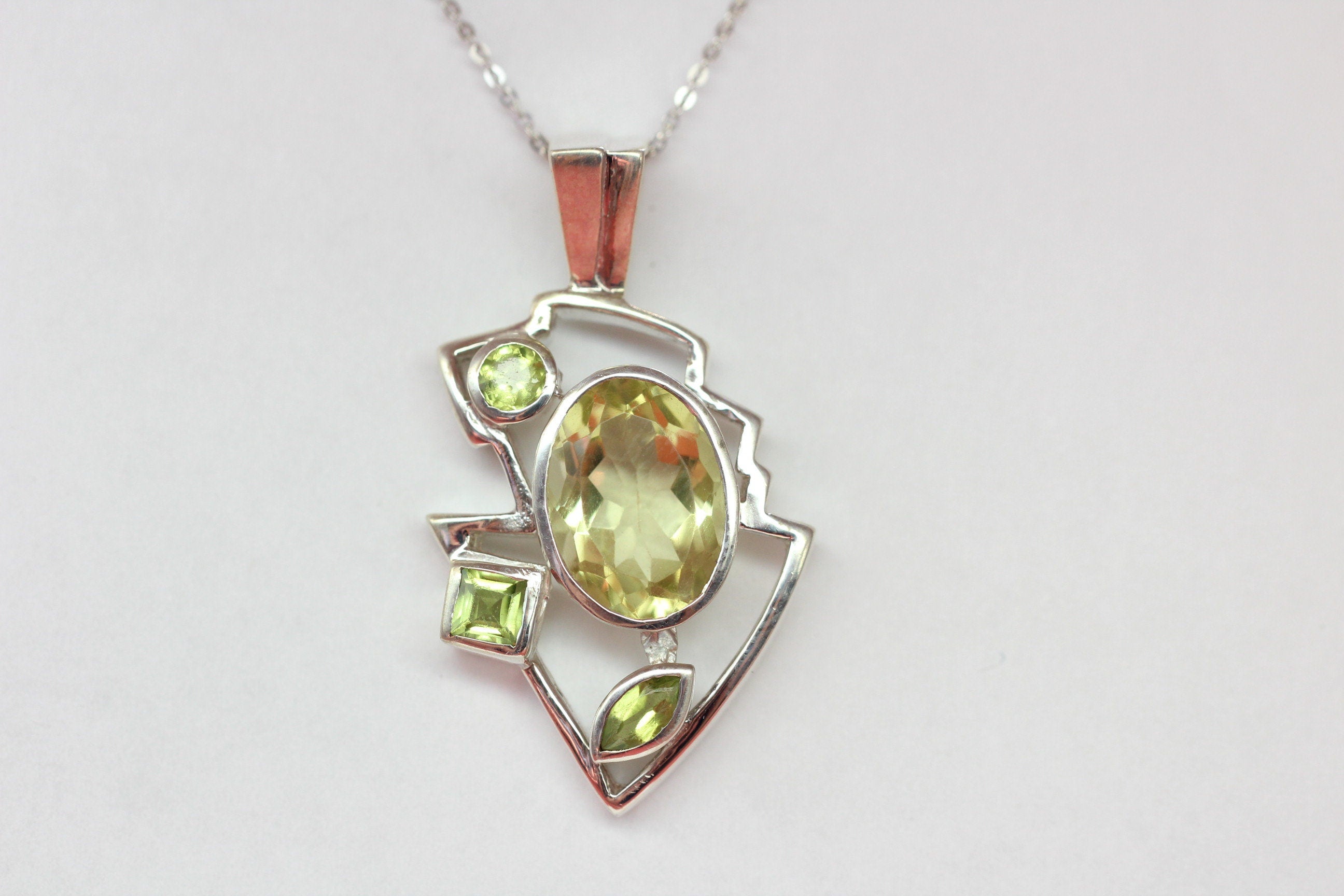 Edler 5,86 Carat Limomenquarz Peridot Anhanger 925 Silber Collier Kette Designschmuck