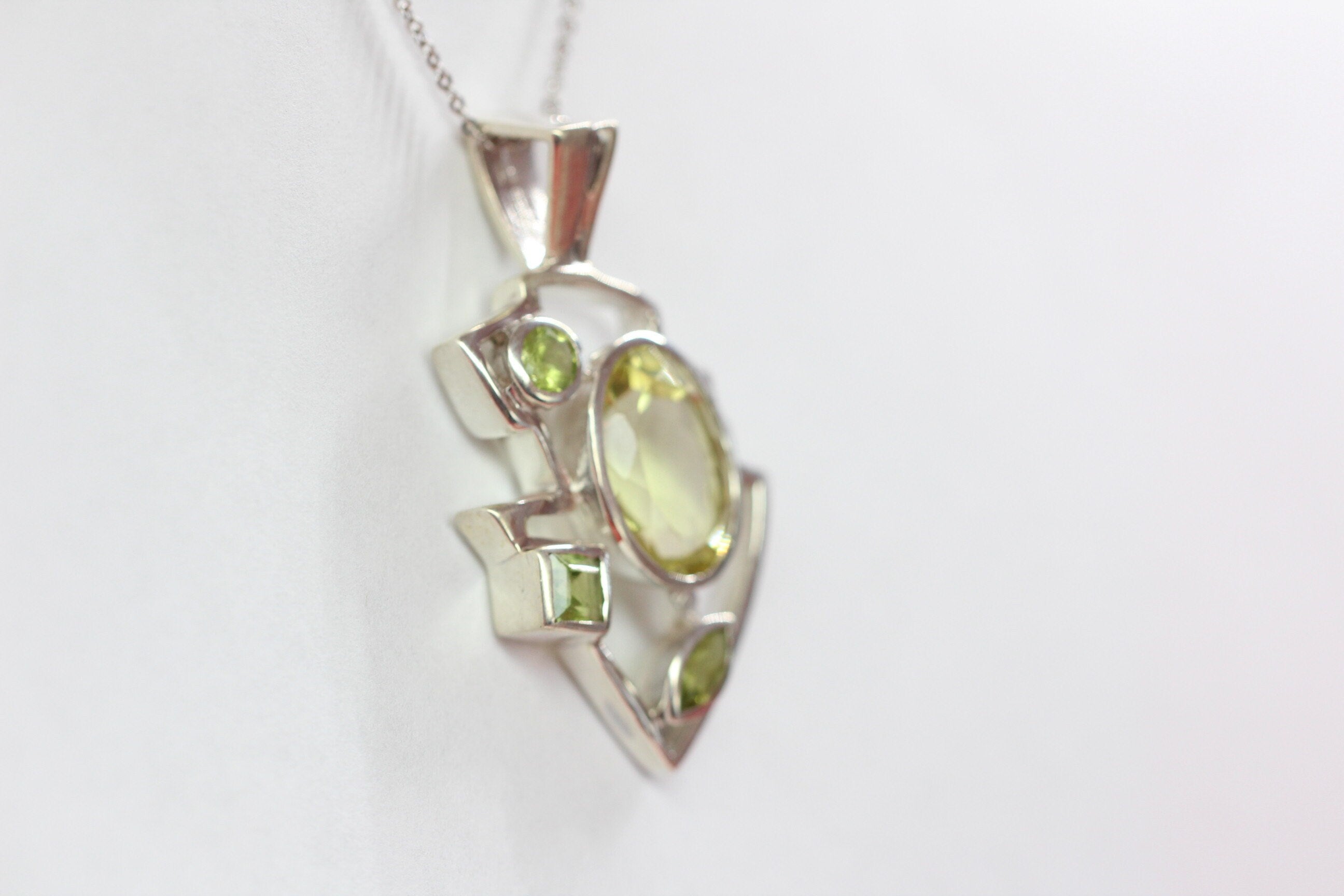 Edler 5,86 Carat Limomenquarz Peridot Anhanger 925 Silber Collier Kette Designschmuck