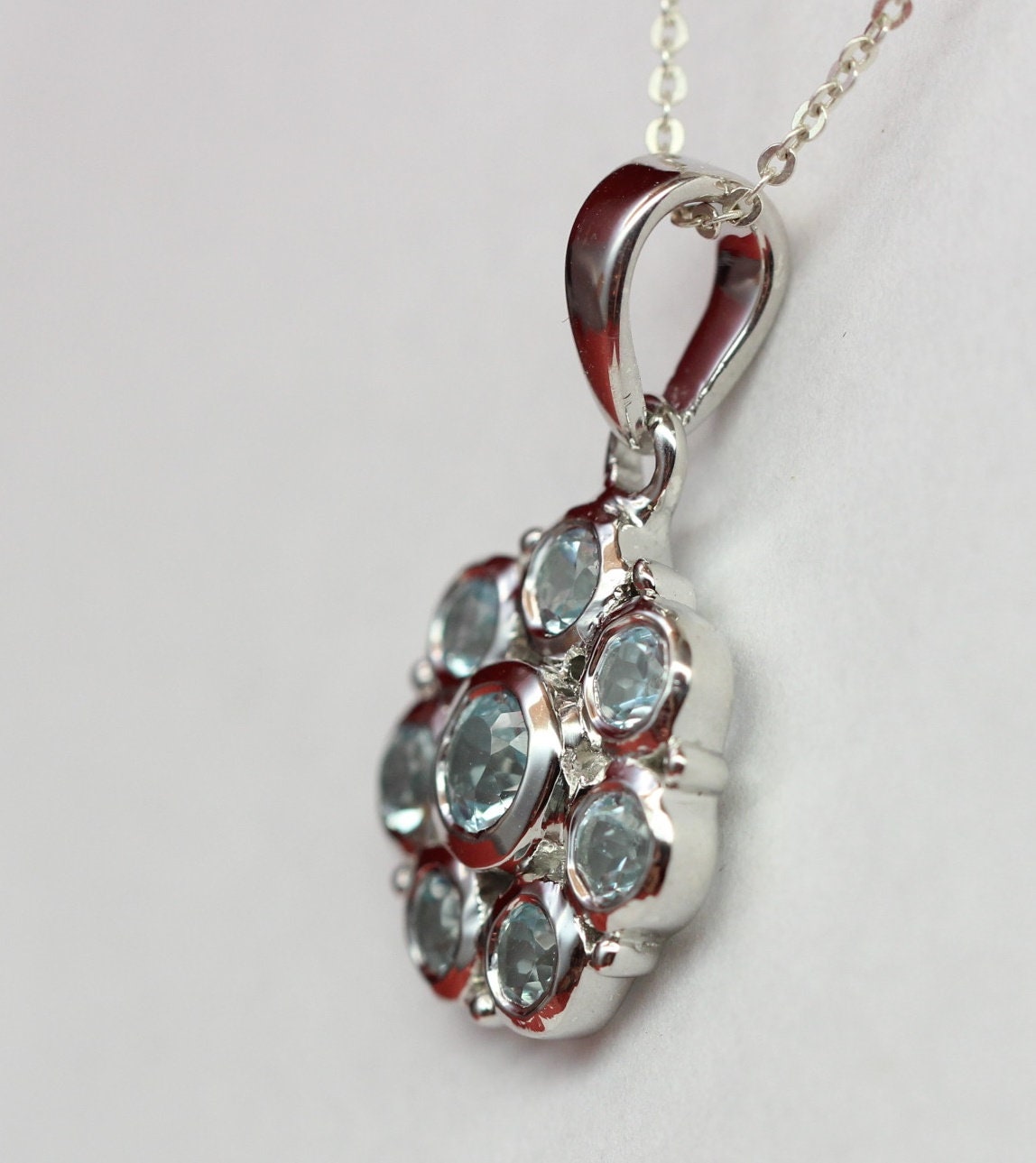 Edler 1,65 Carat Blautopas Blumen Anhanger 925 Silber Blautopas Collier Kette