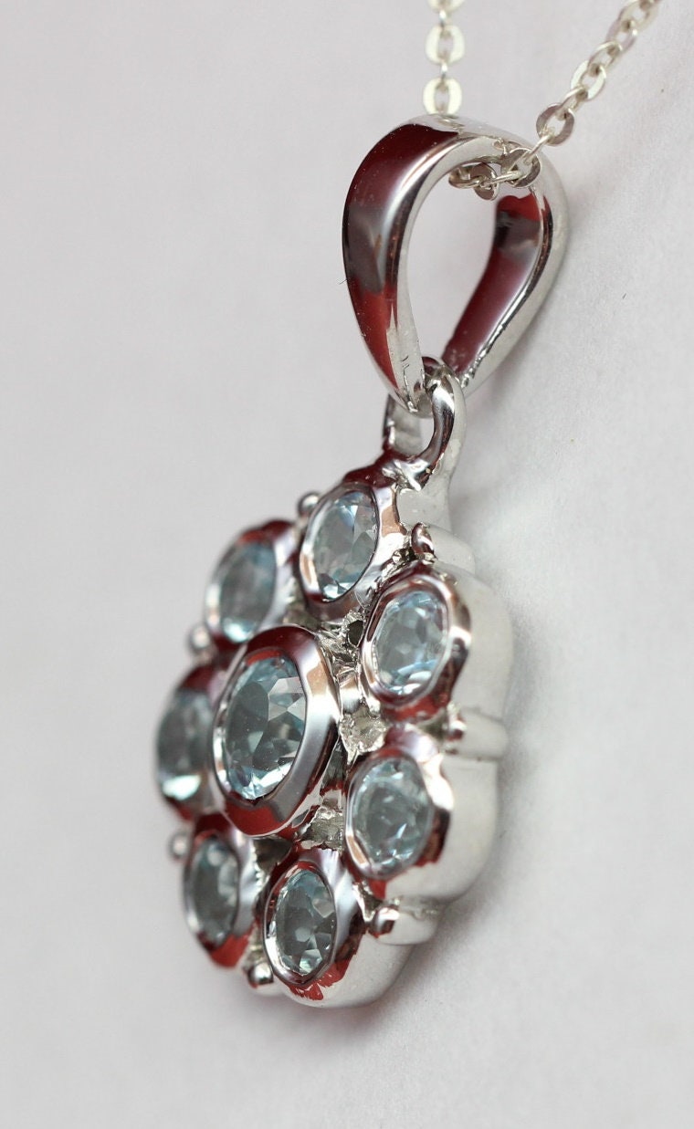 Edler 1,65 Carat Blautopas Blumen Anhanger 925 Silber Blautopas Collier Kette